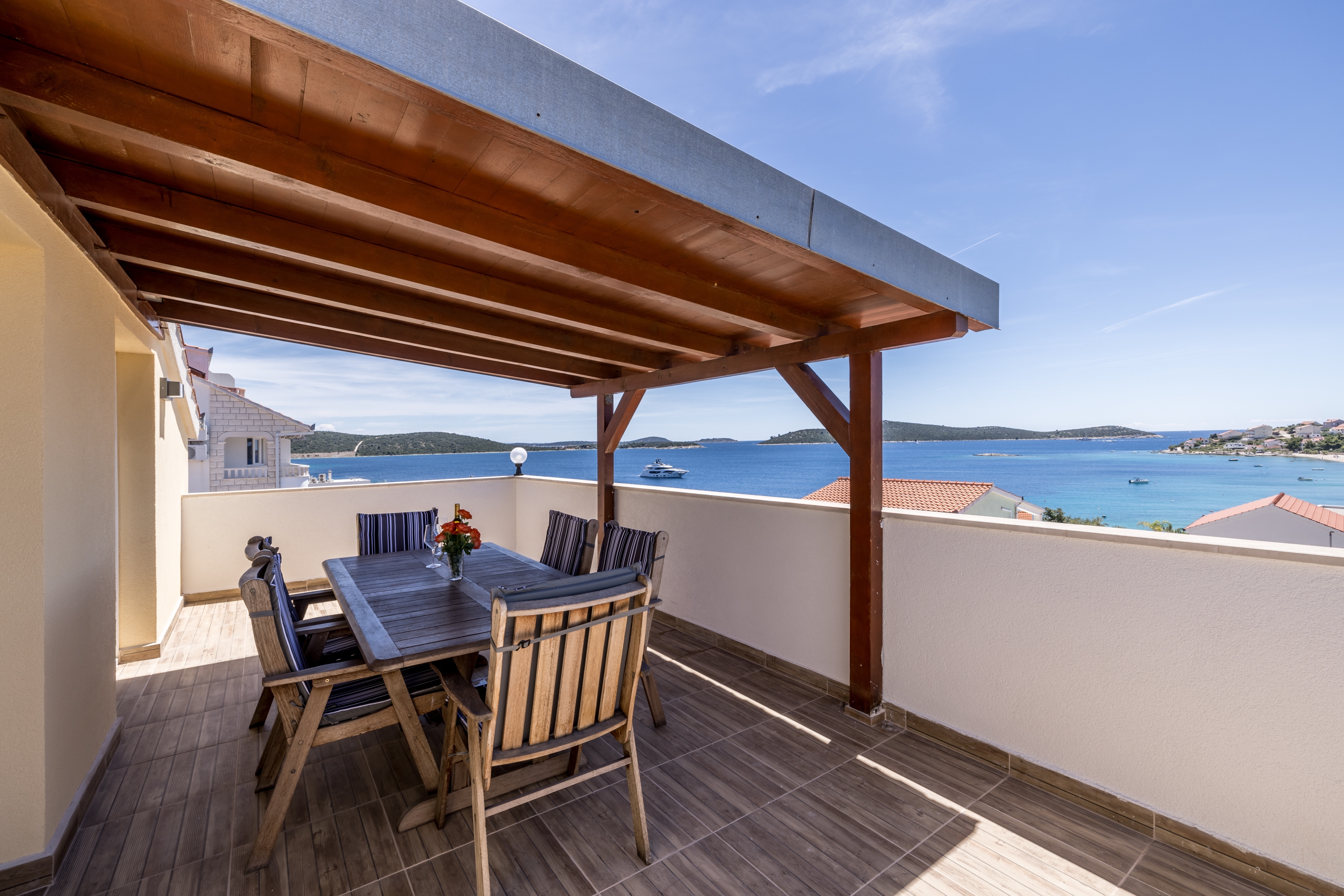 Two bedroom apartment with terrace and sea view Sevid, Trogir  A-c