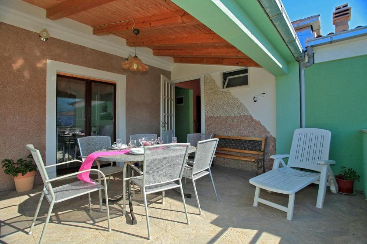 Dvosobna kuća s terasom Vela Luka, Korčula  K