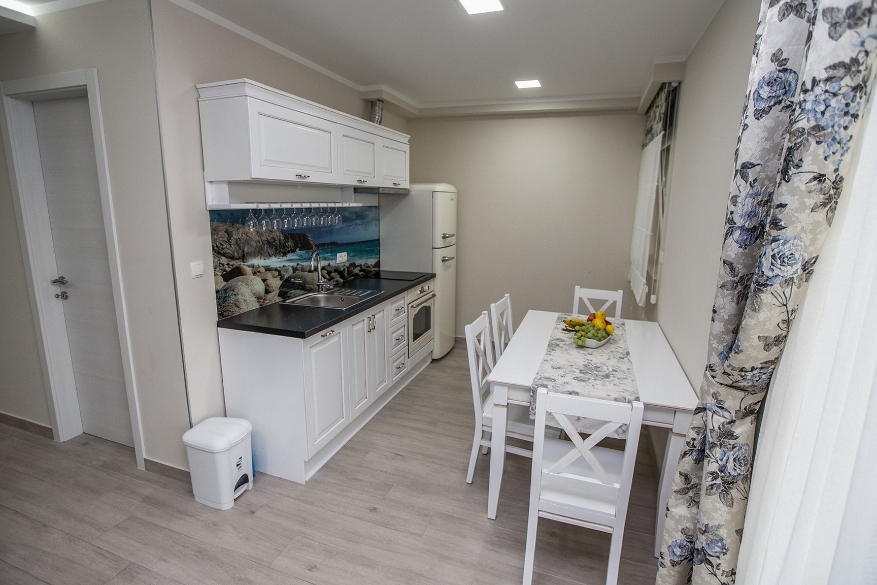 One bedroom apartment with terrace Promajna, Makarska  A-a