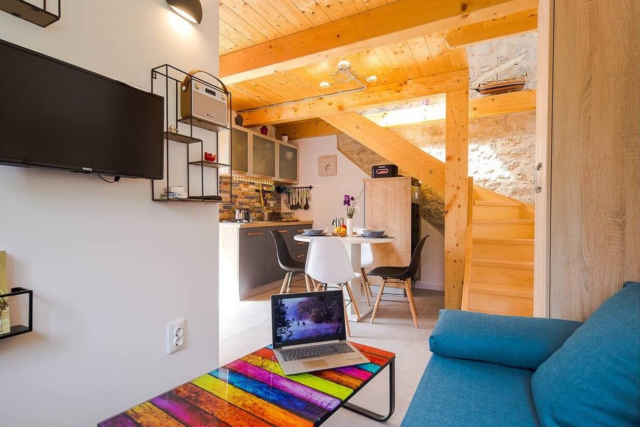 One bedroom house with terrace and sea view Zlarin  K