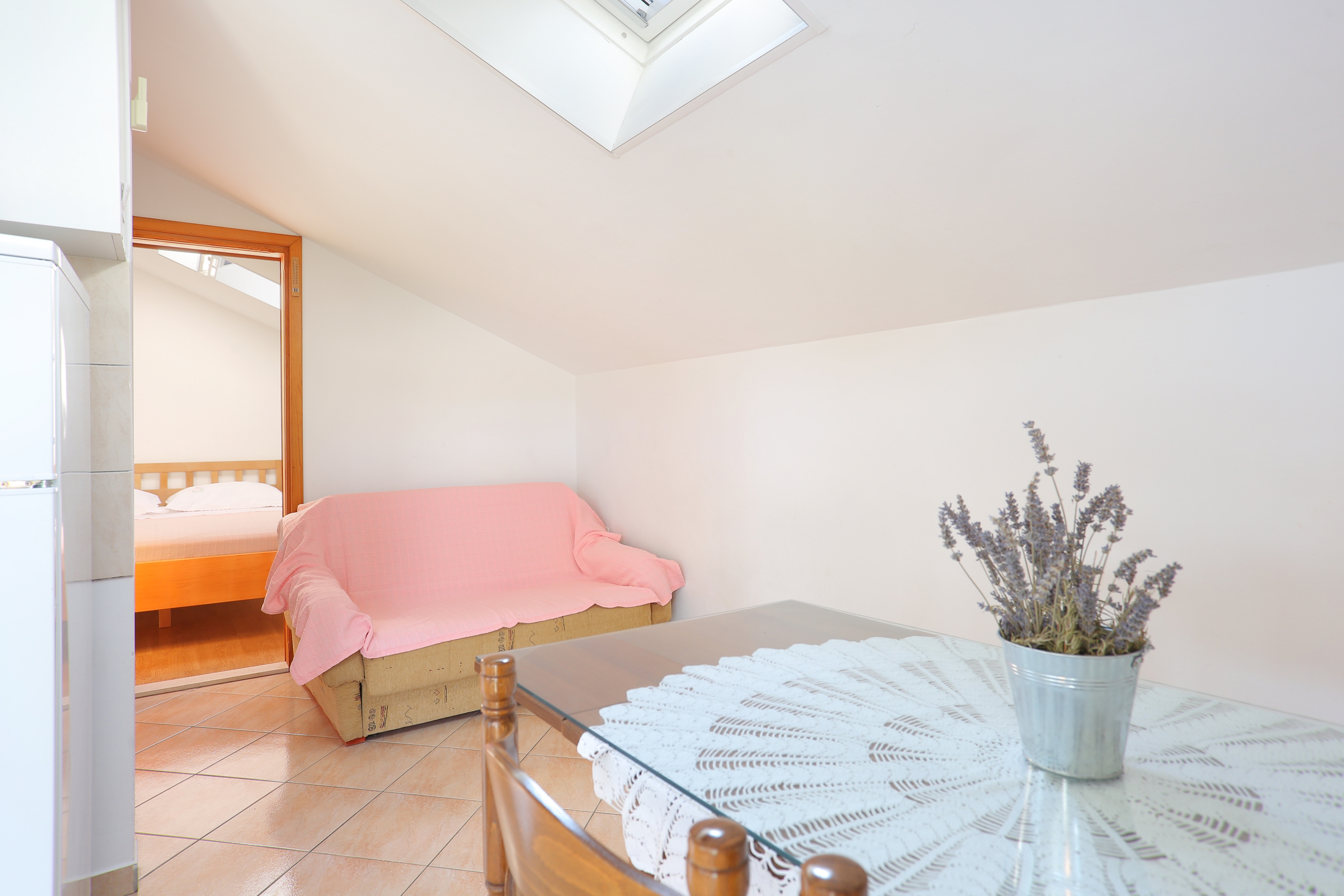 One bedroom apartment near beach Poljica, Trogir  A-a