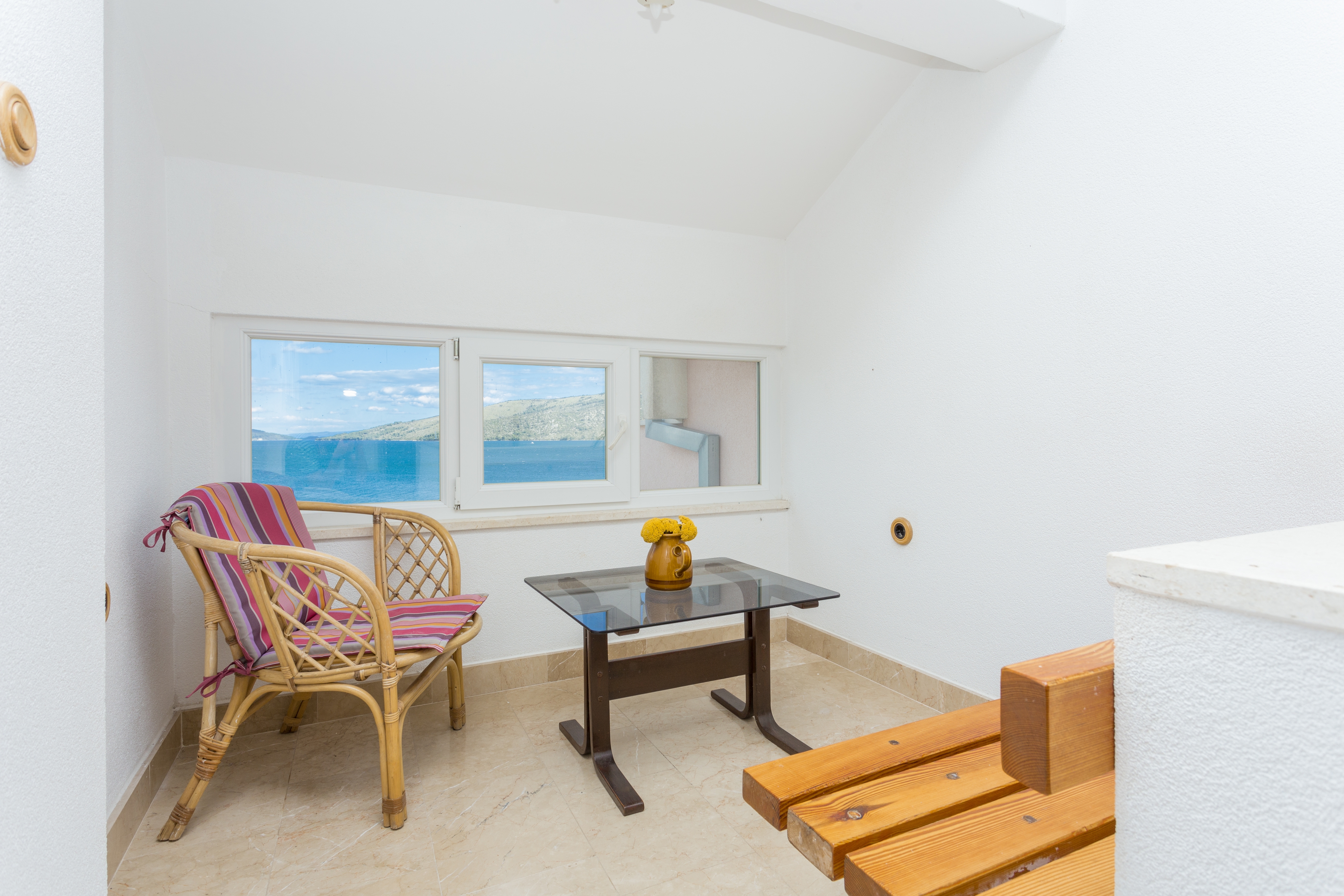 One bedroom apartment near beach Poljica, Trogir  A-a