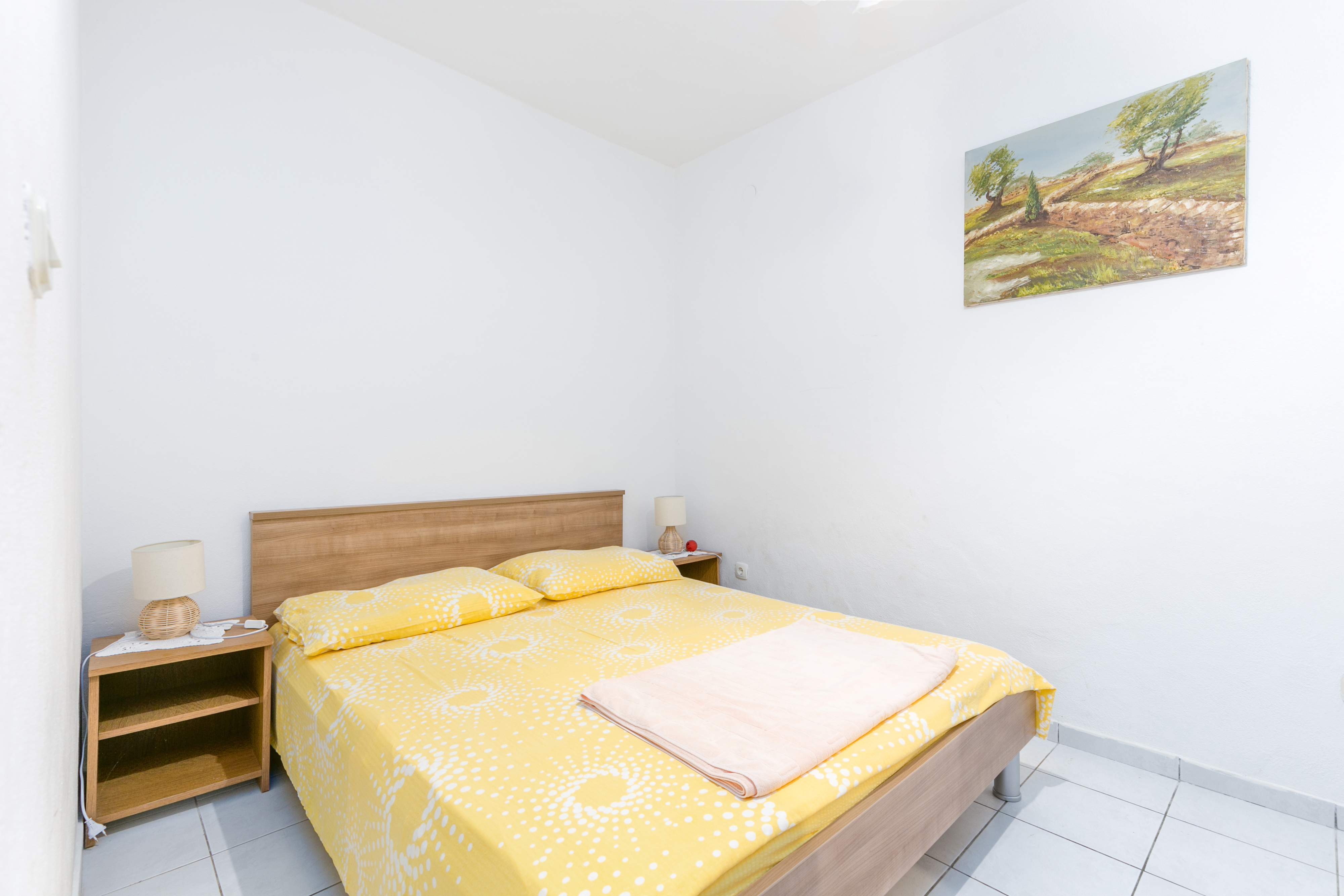 One bedroom apartment near beach Poljica, Trogir  A-b