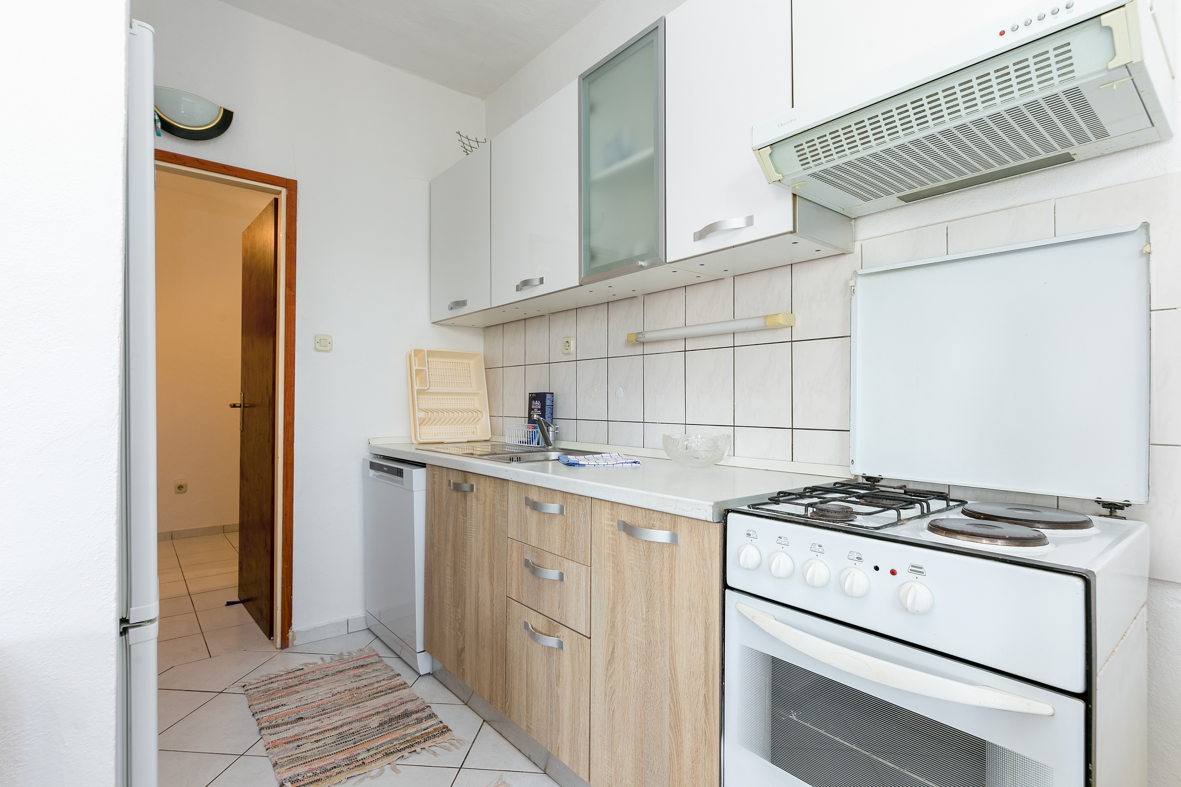 One bedroom apartment near beach Poljica, Trogir  A-b