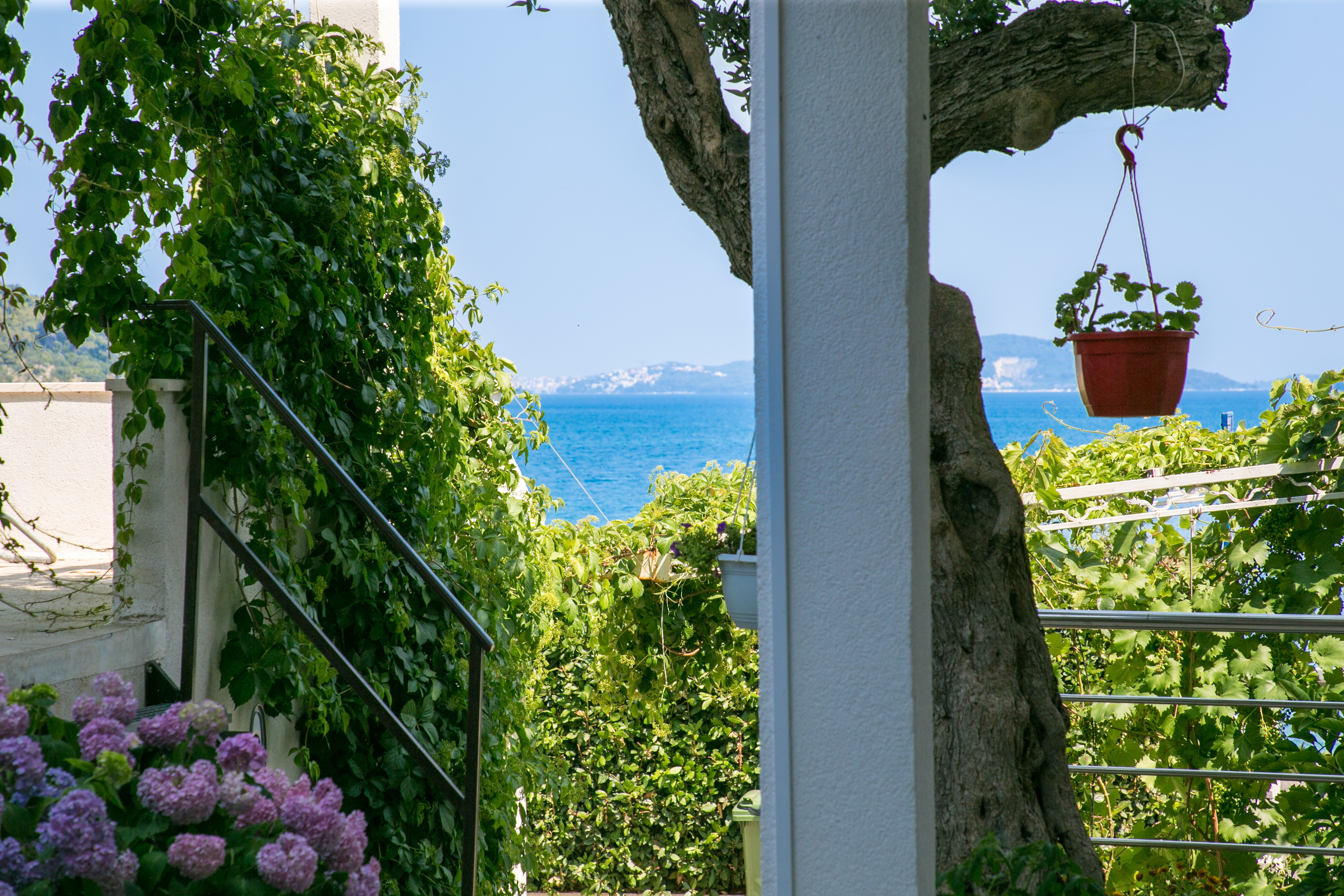 One bedroom apartment near beach Poljica, Trogir  A-b