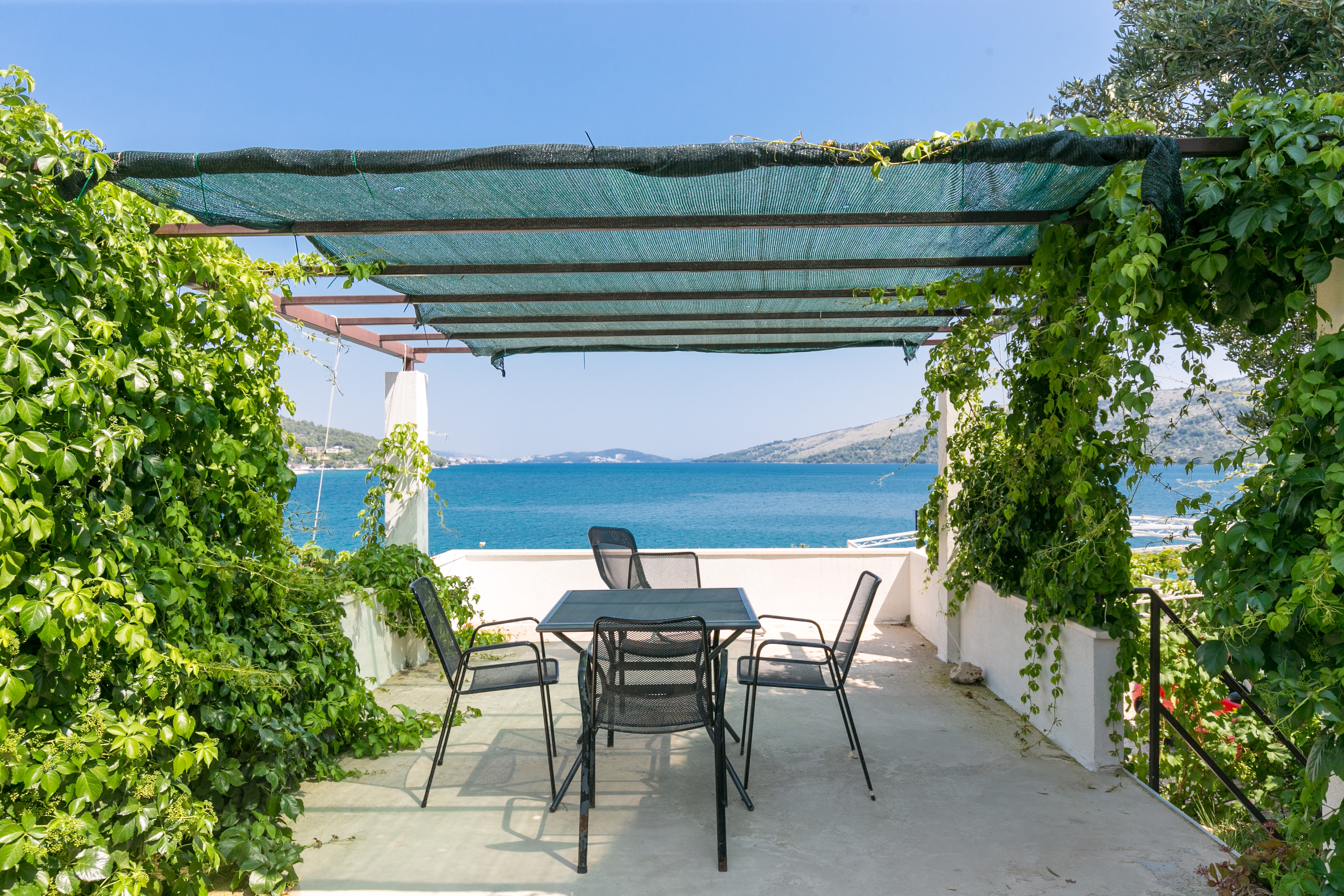 One bedroom apartment near beach Poljica, Trogir  A-b