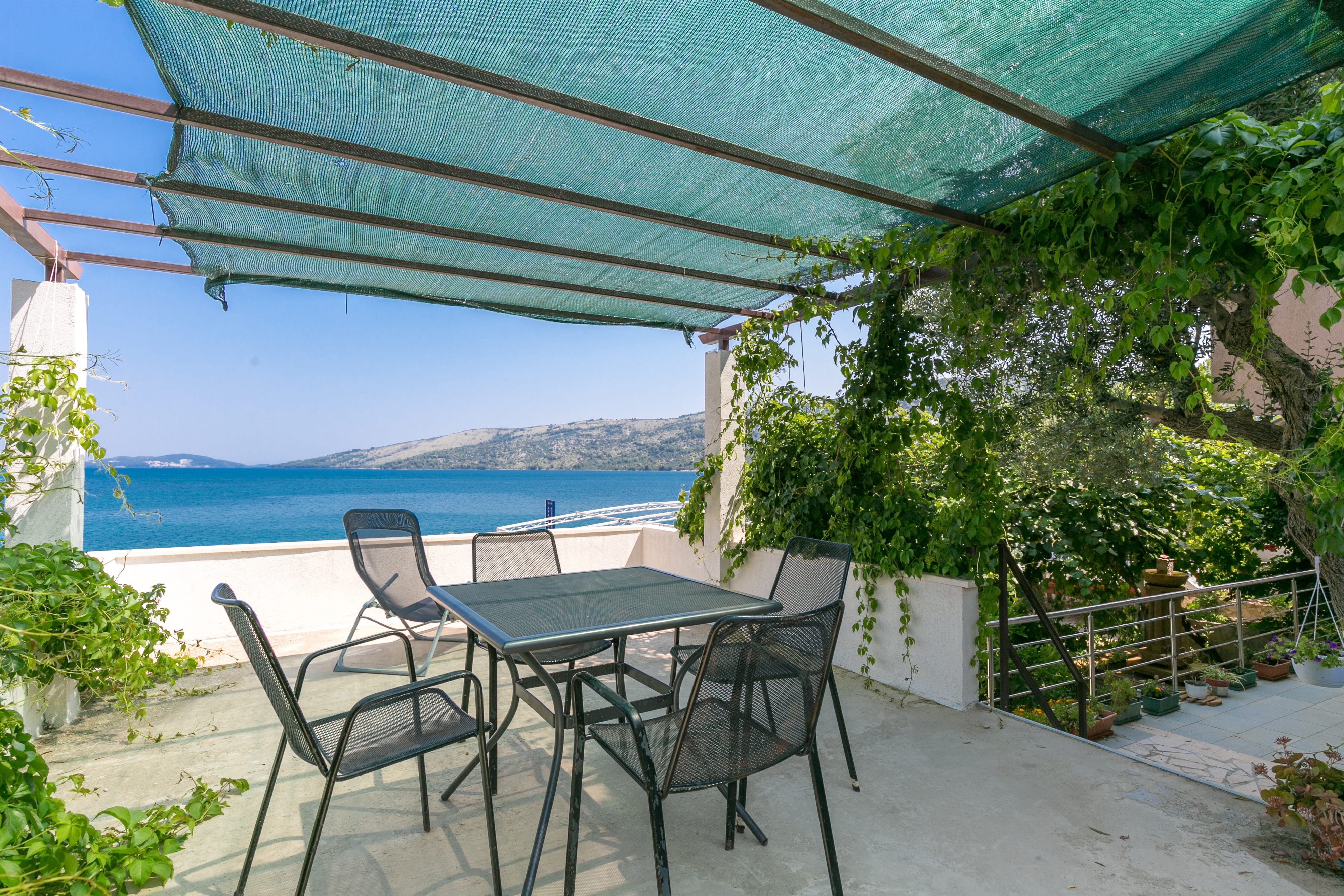 One bedroom apartment near beach Poljica, Trogir  A-b