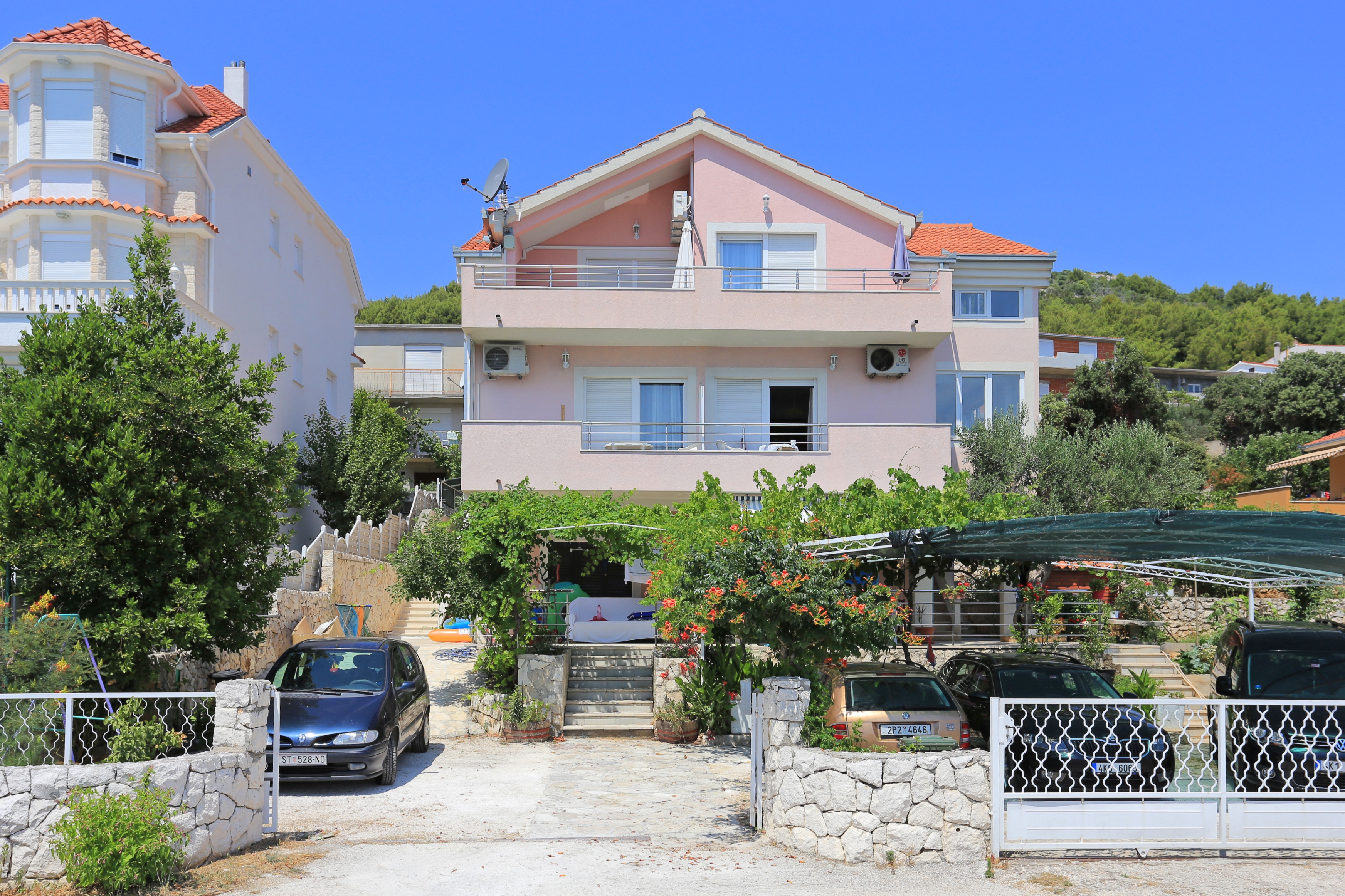 One bedroom apartment near beach Poljica, Trogir  A-b