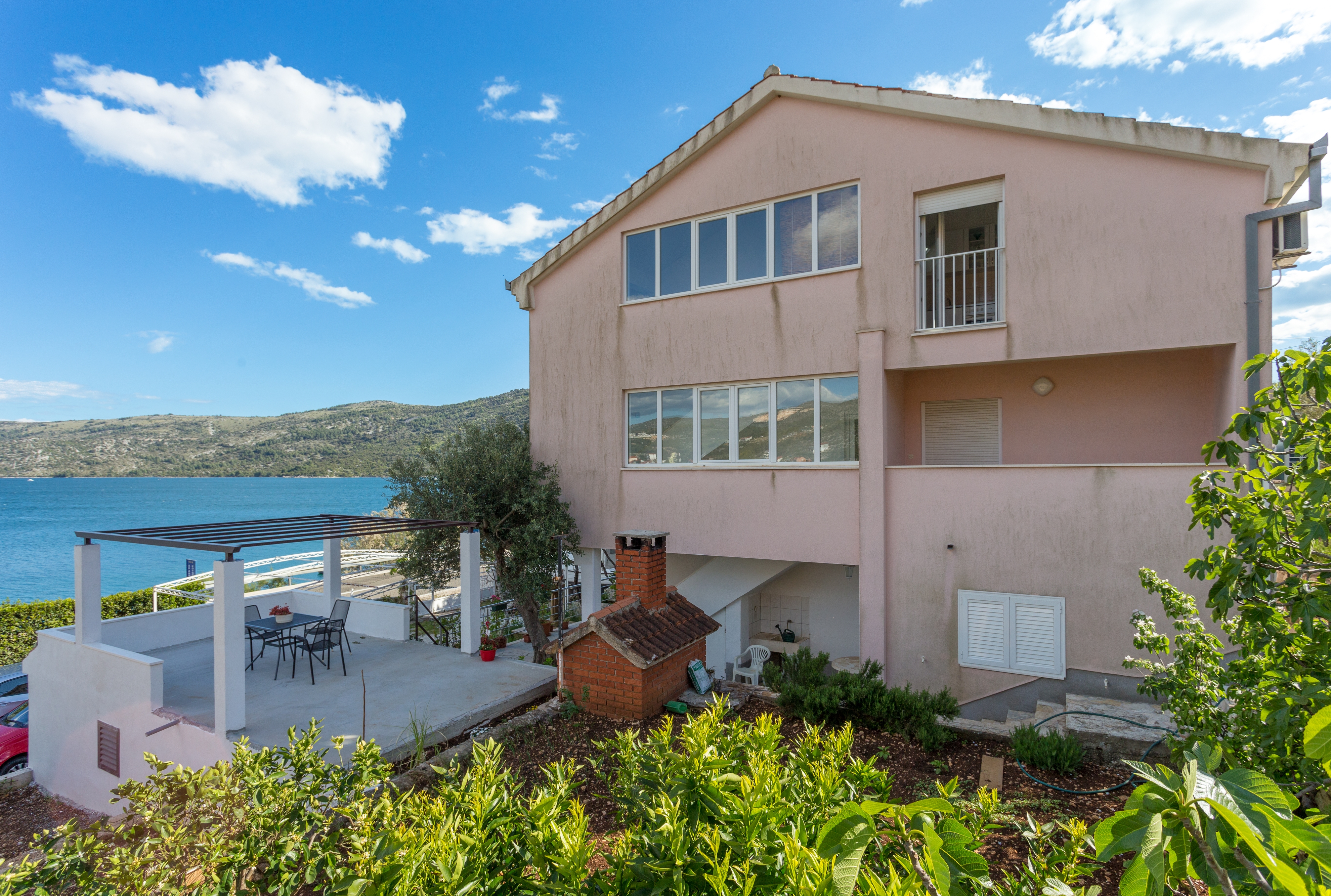 One bedroom apartment near beach Poljica, Trogir  A-b