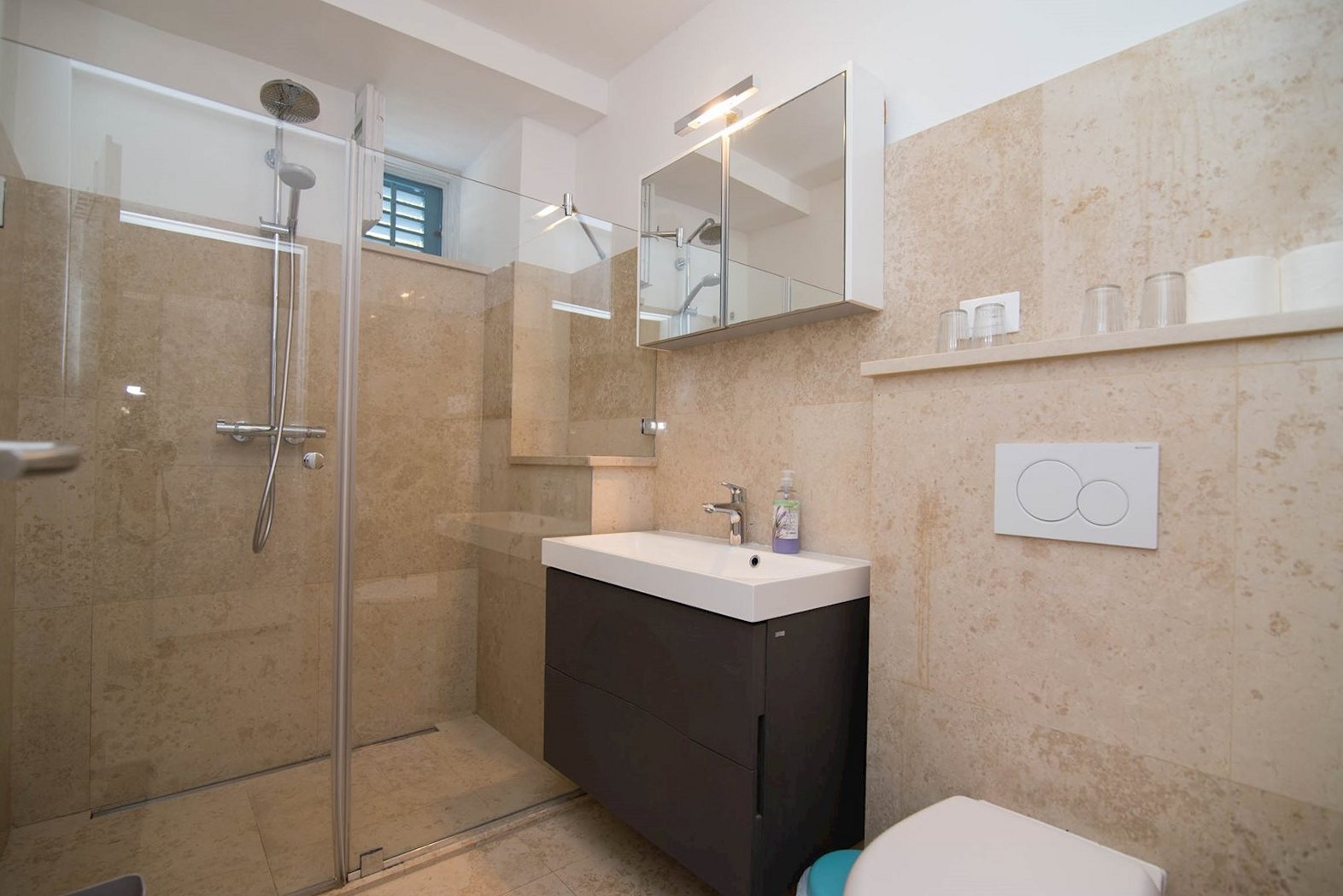 Two bedroom apartment with terrace Veli Lošinj, Lošinj  A-a
