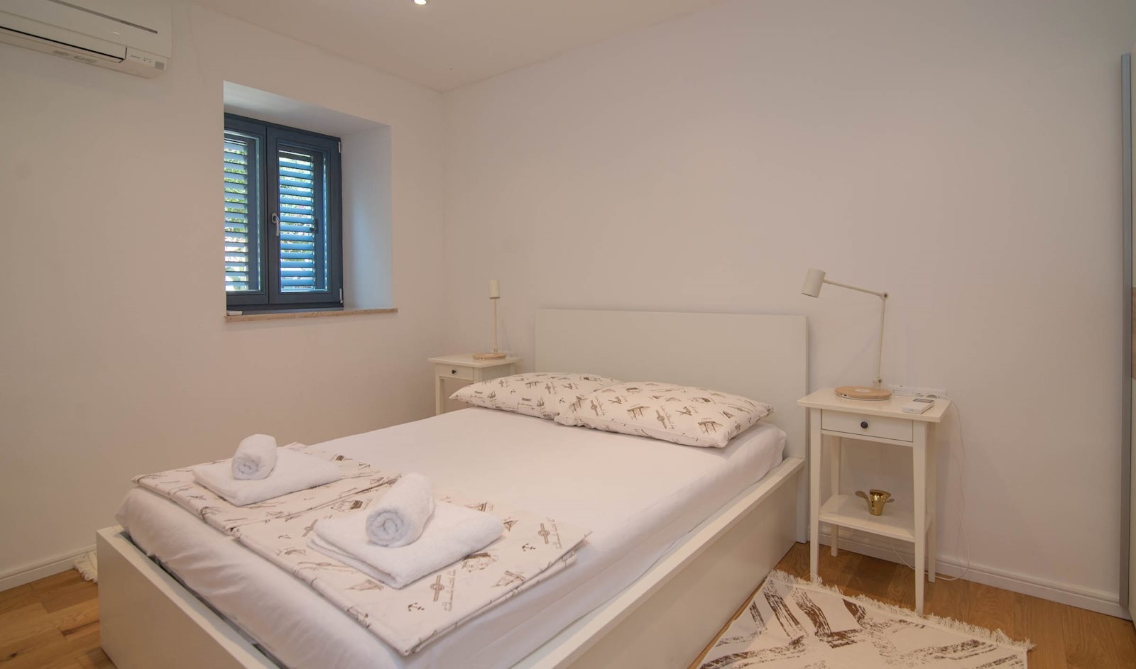 Two bedroom apartment with terrace Veli Lošinj, Lošinj  A-a