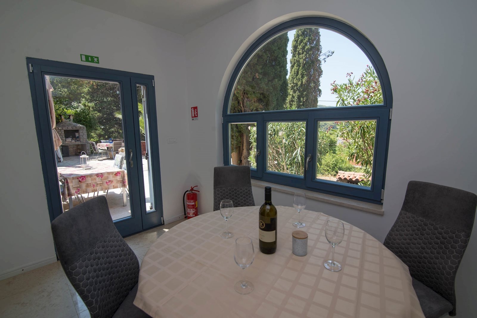Two bedroom apartment with terrace Veli Lošinj, Lošinj  A-a