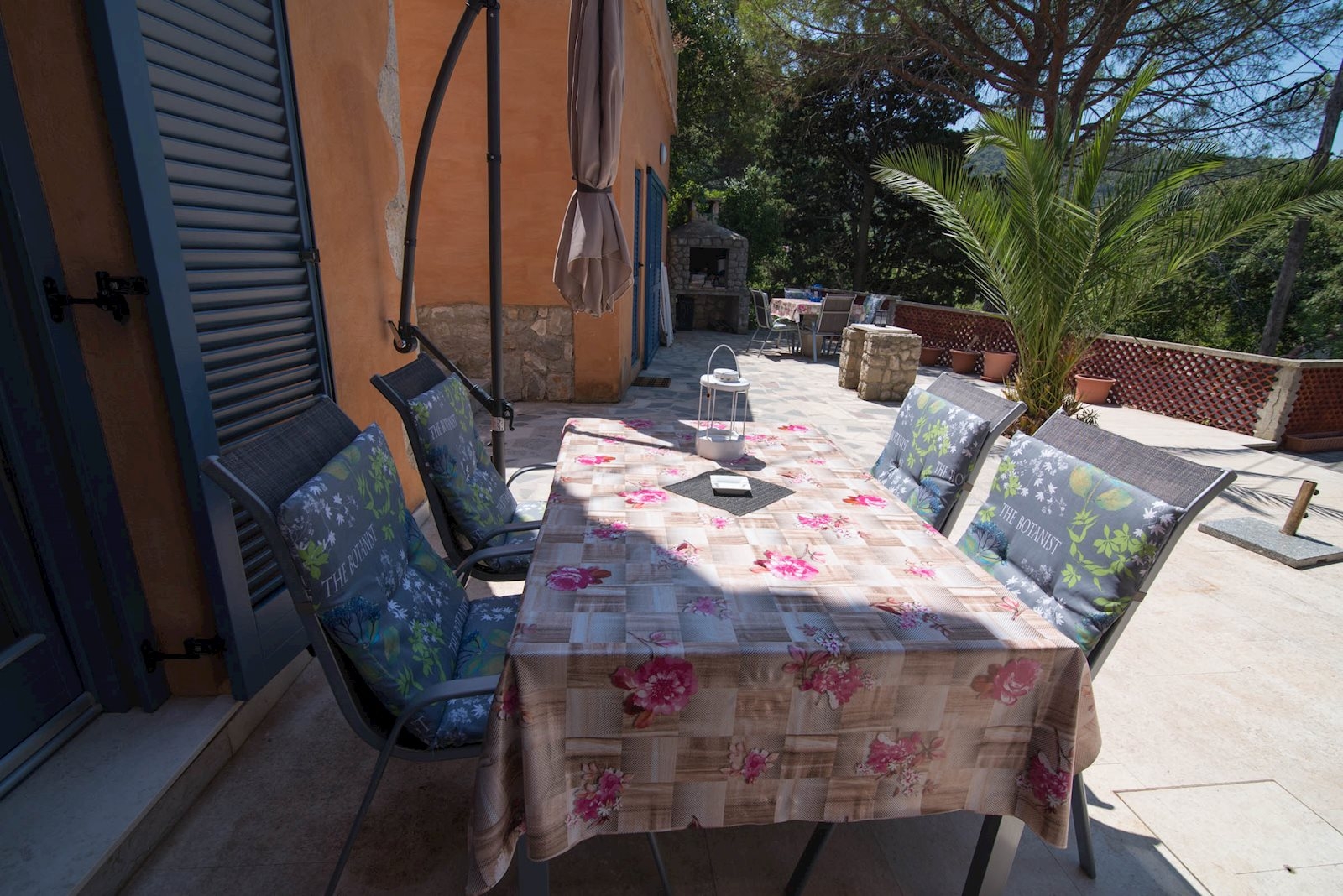 Two bedroom apartment with terrace Veli Lošinj, Lošinj  A-a
