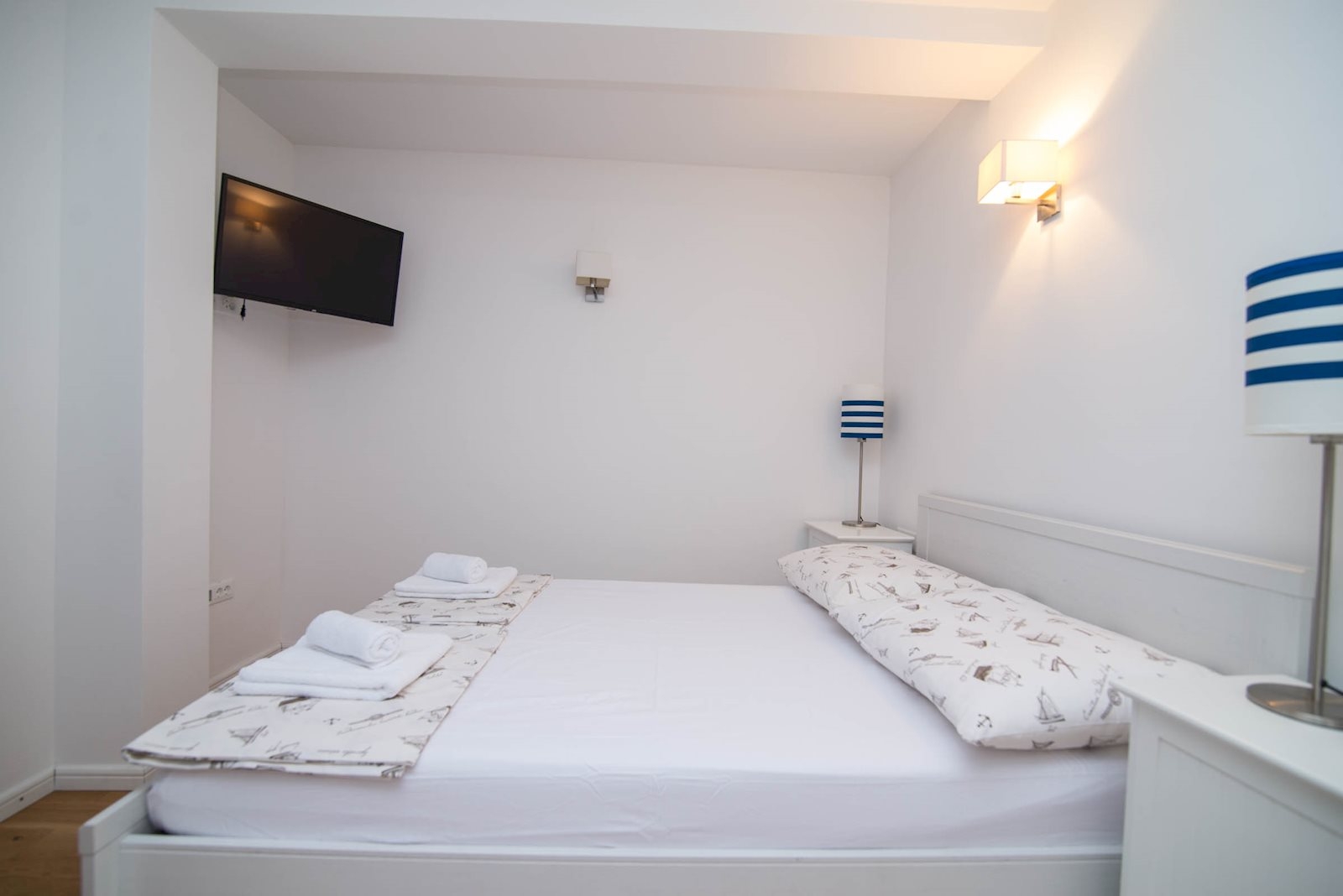 Two bedroom apartment with terrace Veli Lošinj, Lošinj  A-b