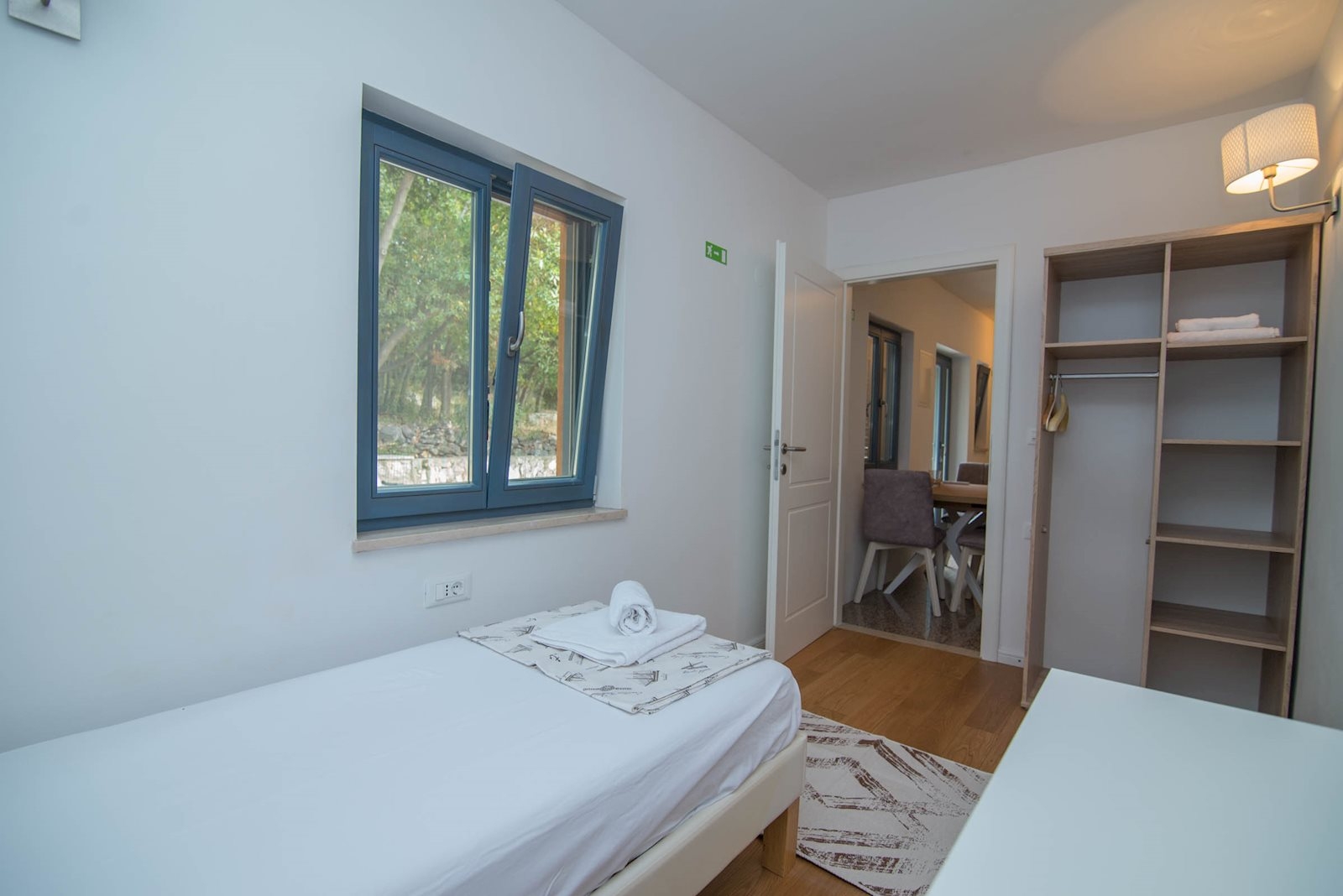 Two bedroom apartment with terrace Veli Lošinj, Lošinj  A-b