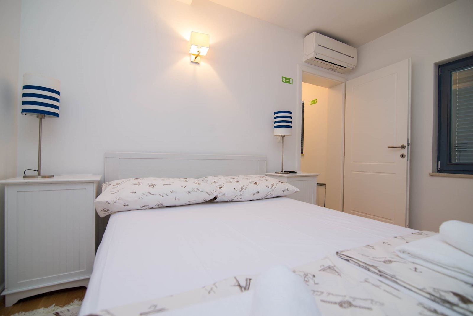 Two bedroom apartment with terrace Veli Lošinj, Lošinj  A-b