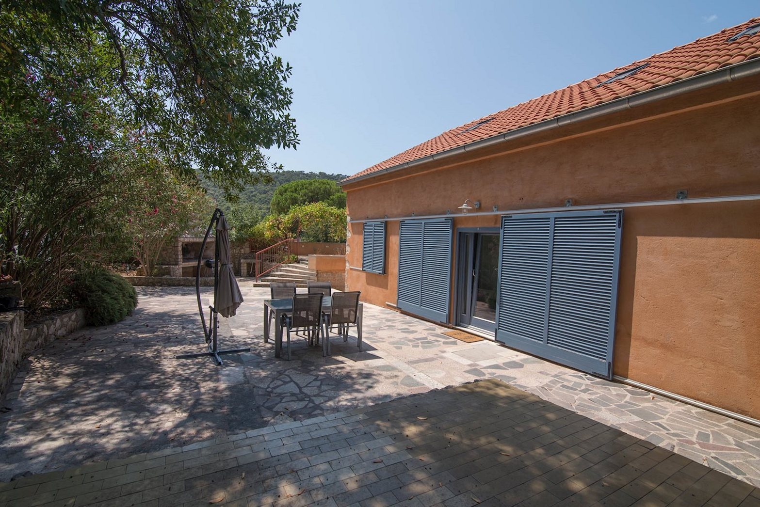 Two bedroom apartment with terrace Veli Lošinj, Lošinj  A-b