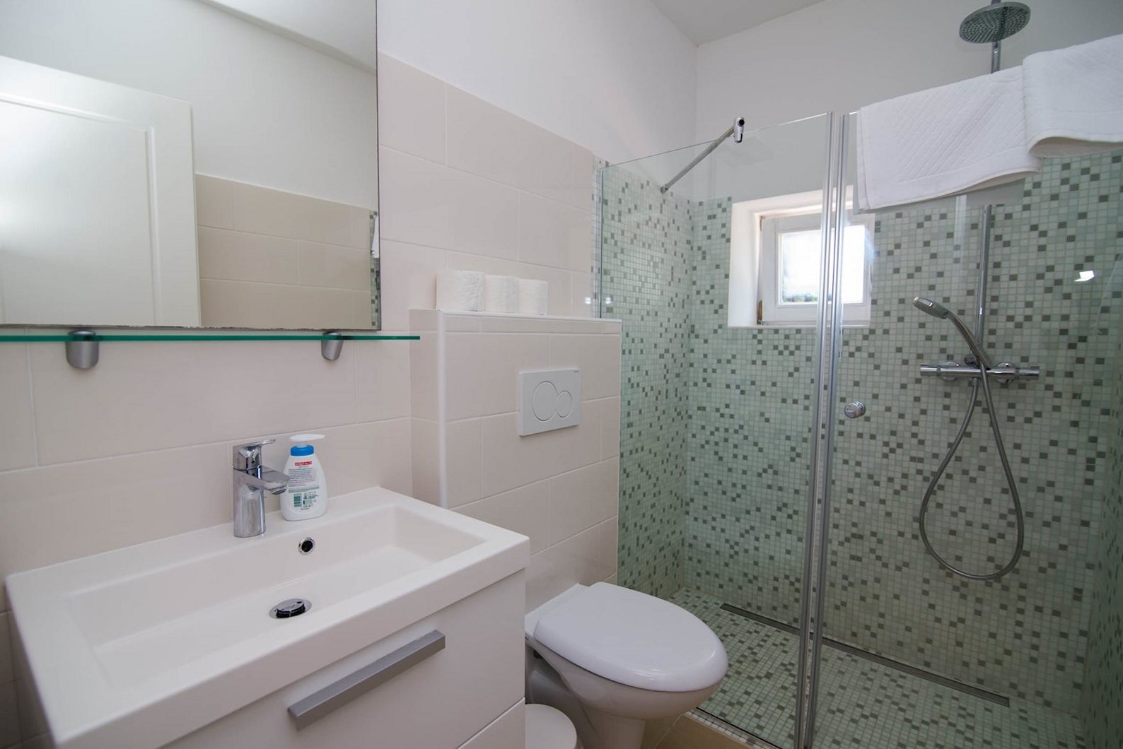 Two bedroom apartment with terrace Veli Lošinj, Lošinj  A-c