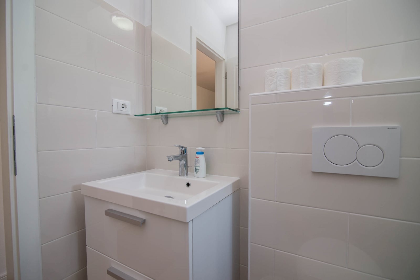 Two bedroom apartment with terrace Veli Lošinj, Lošinj  A-c