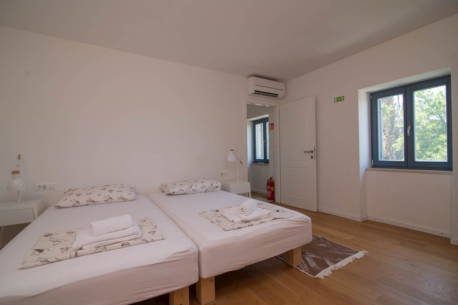 Two bedroom apartment with terrace Veli Lošinj, Lošinj  A-c