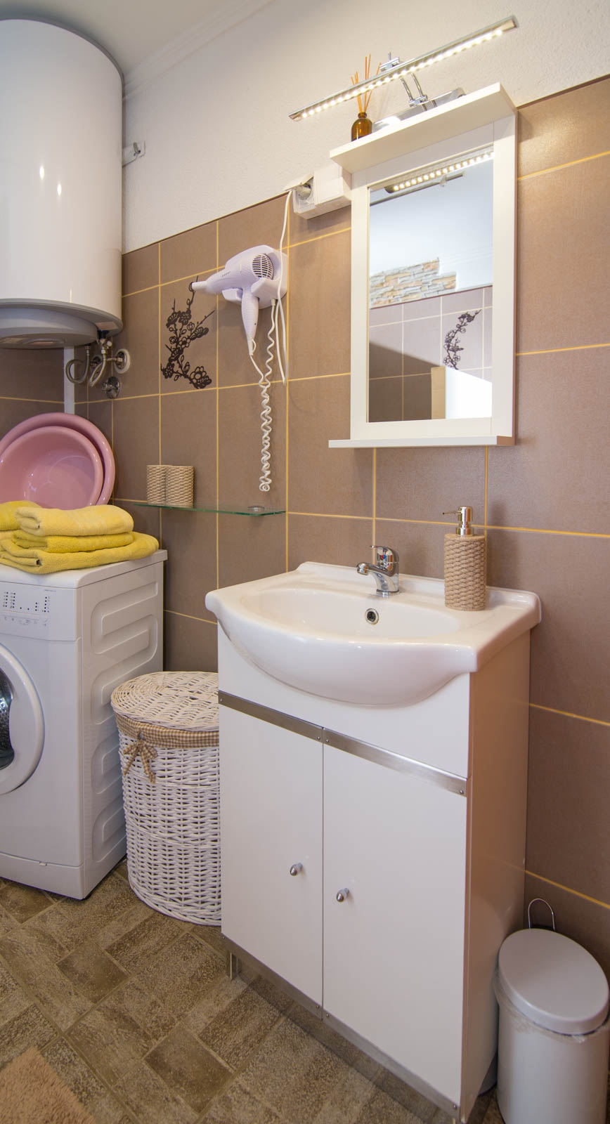 One bedroom apartment with terrace Veli Lošinj, Lošinj  A-a
