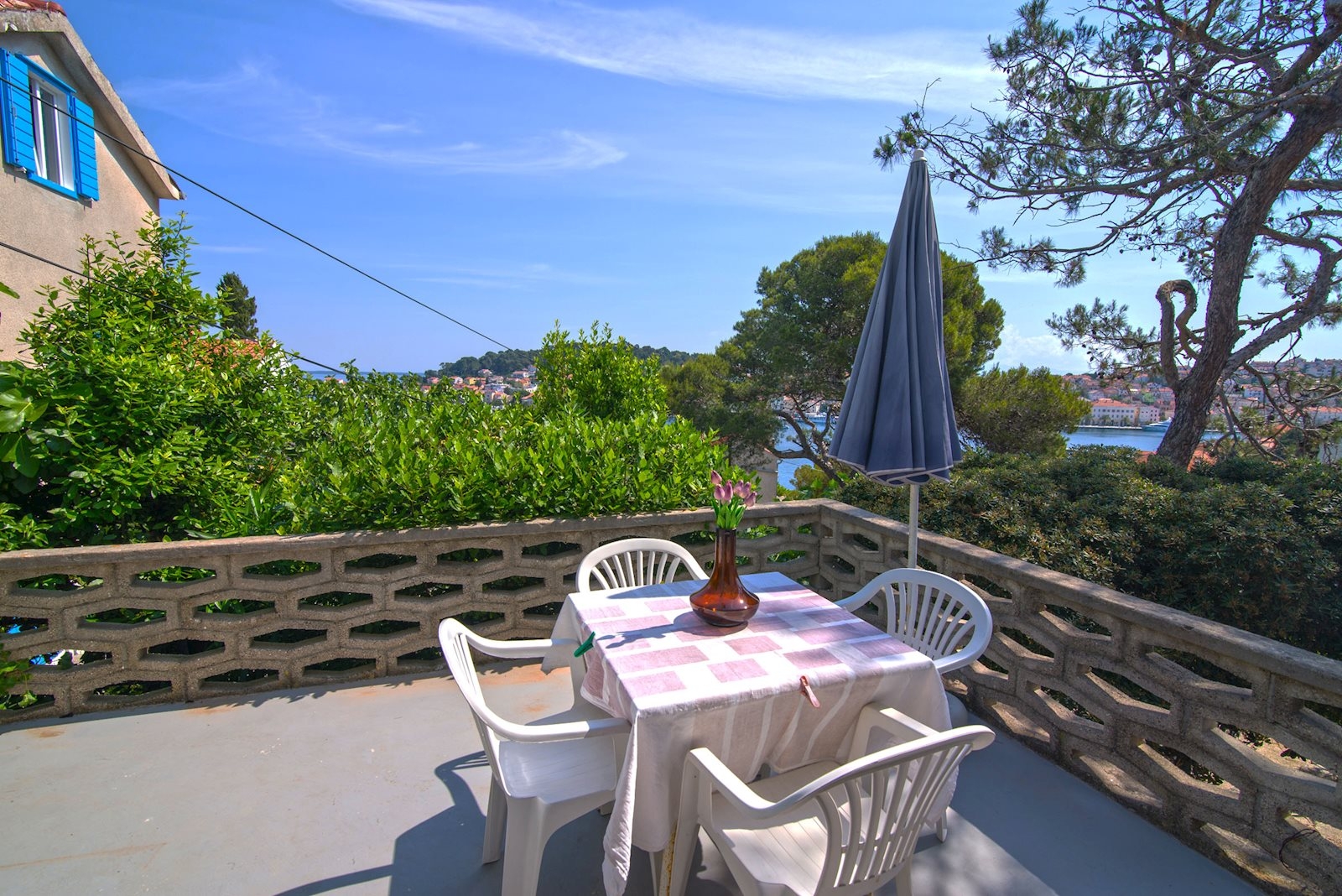 One bedroom apartment with terrace and sea view Mali Lošinj, Lošinj (A-21194-b)