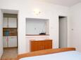 Novalja, Ložnice v ubytování typu studio-apartment, s klimatizací a WiFi.