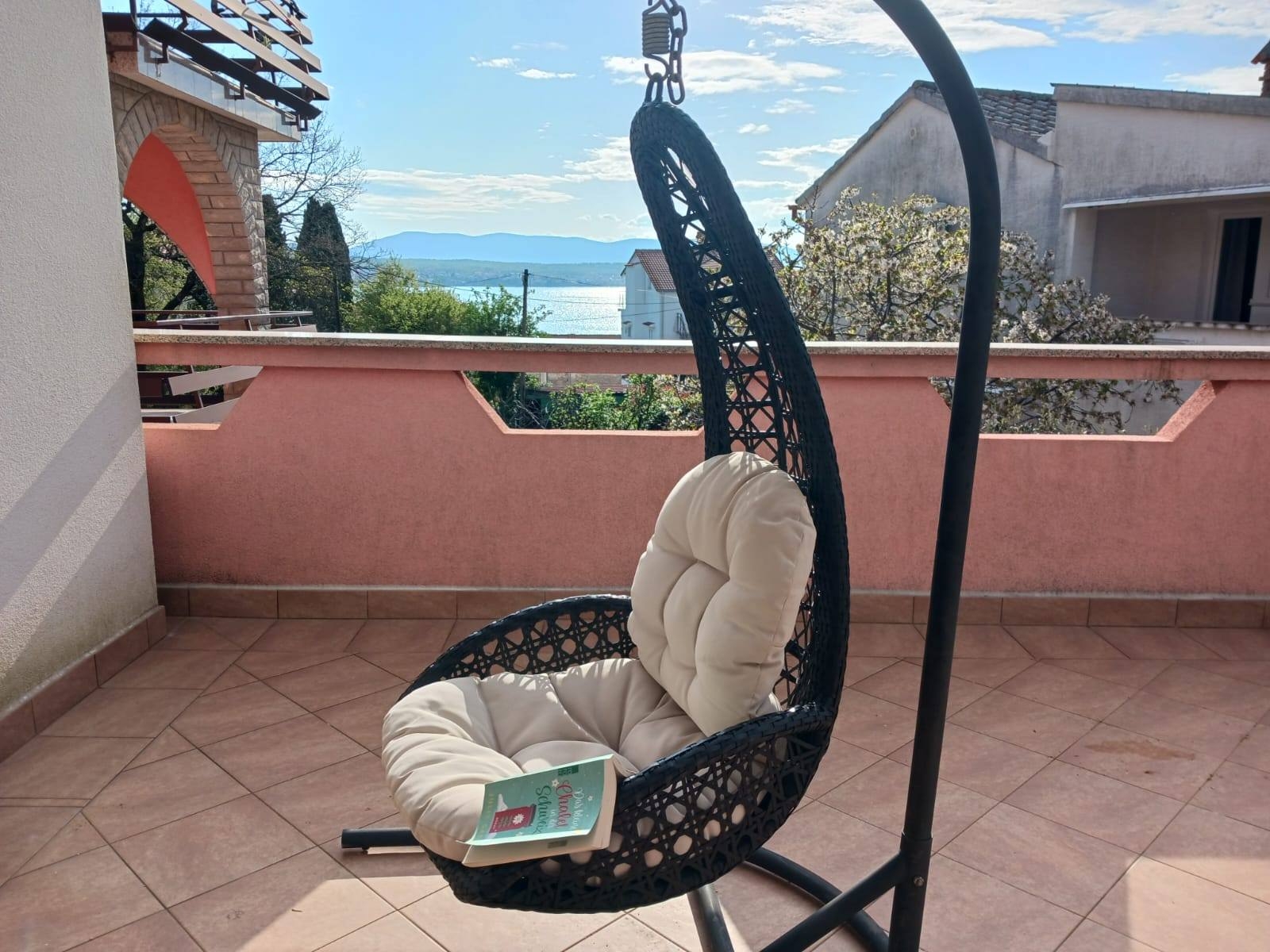 Two bedroom apartment with terrace and sea view Malinska, Krk  A-a