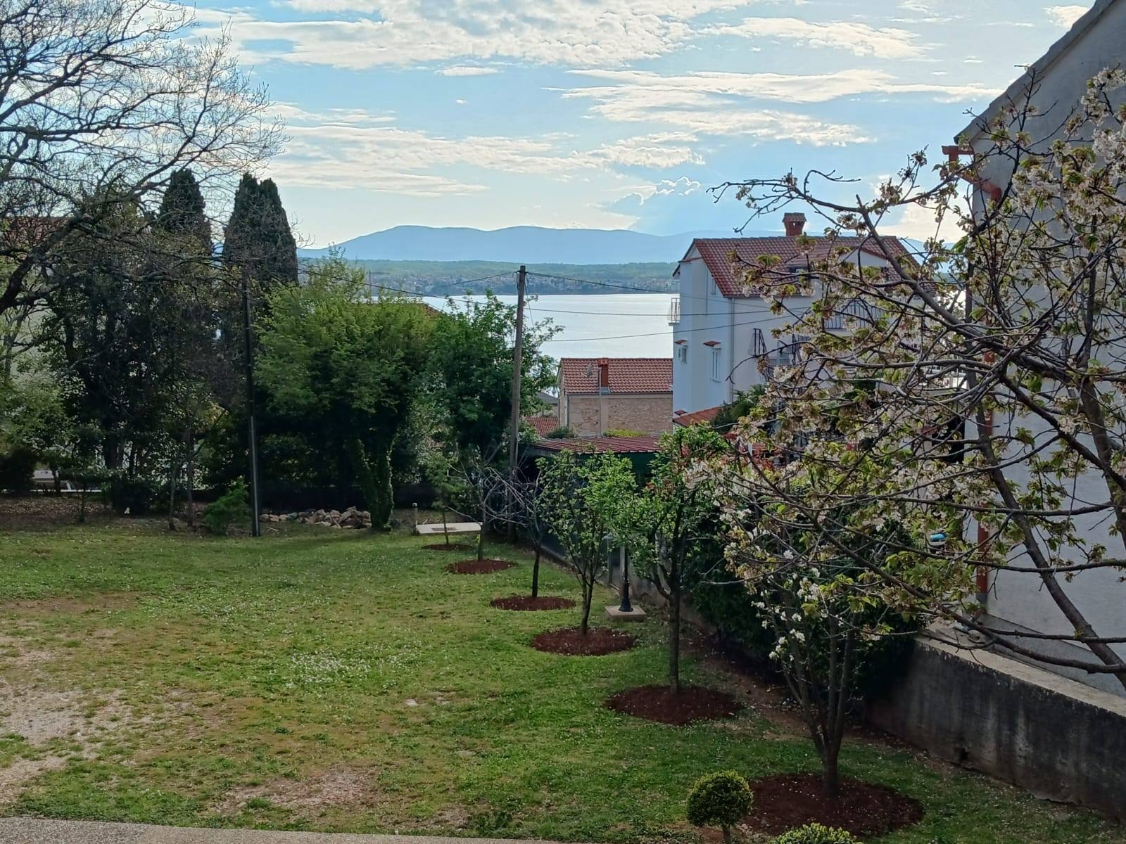 Two bedroom apartment with terrace and sea view Malinska, Krk  A-a