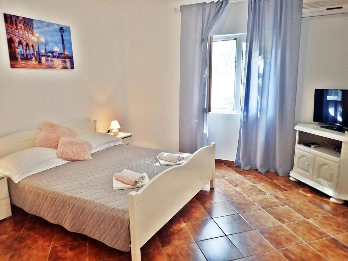 Two bedroom apartment with terrace Seline, Paklenica (A-21208-a)