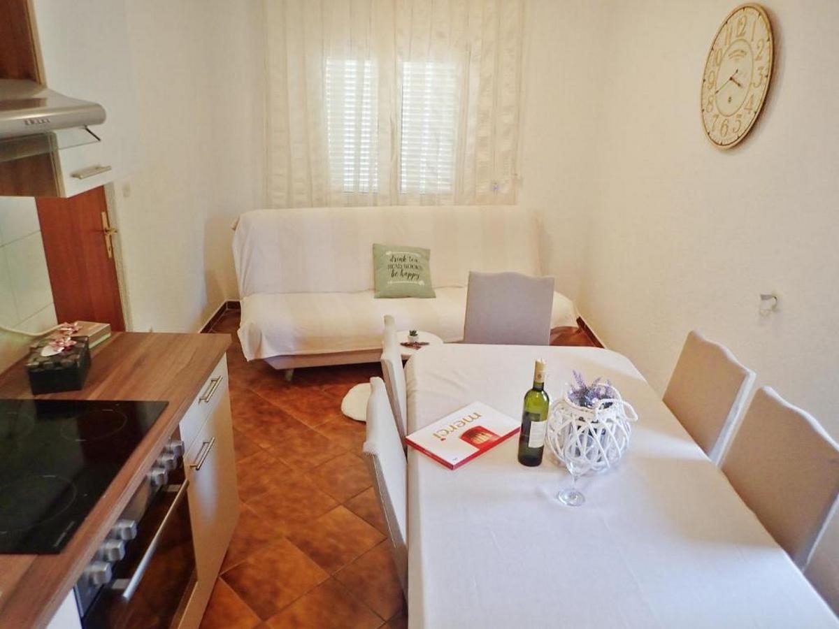 Two bedroom apartment with terrace Seline, Paklenica (A-21208-a)