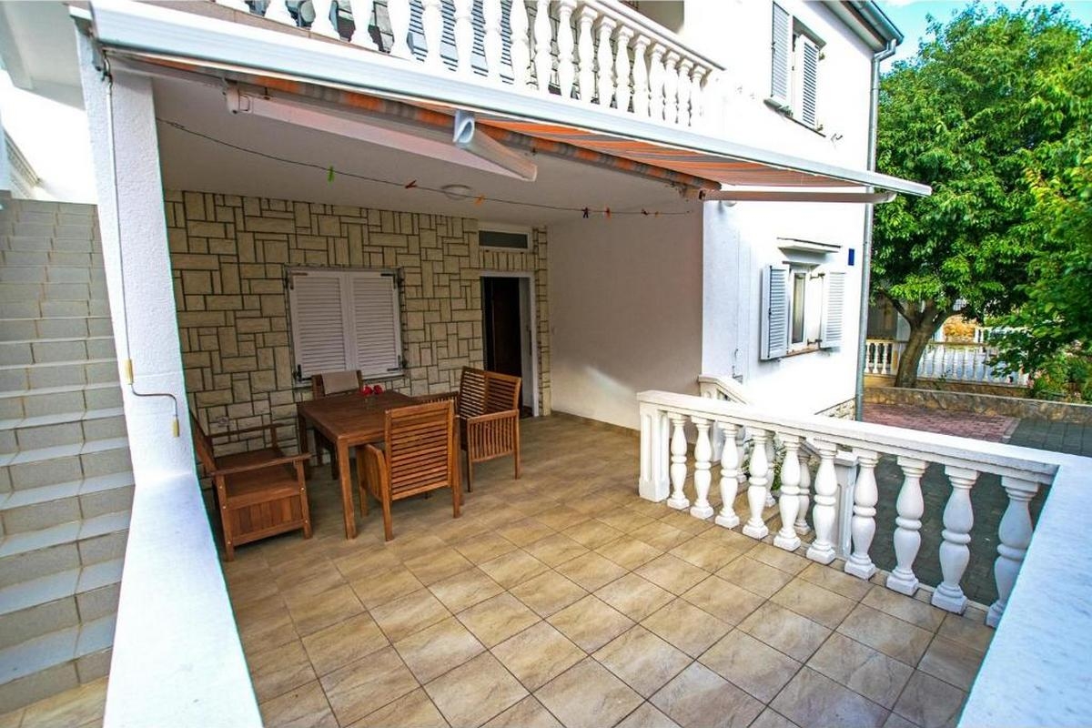 Two bedroom apartment with terrace Seline, Paklenica  A-a