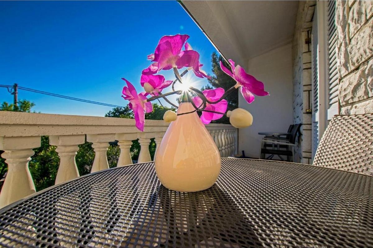 Two bedroom apartment with balcony and sea view Seline, Paklenica (A-21208-b)