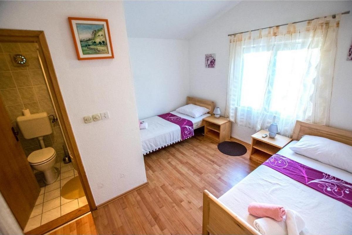 Two bedroom apartment with balcony and sea view Seline, Paklenica  A-b