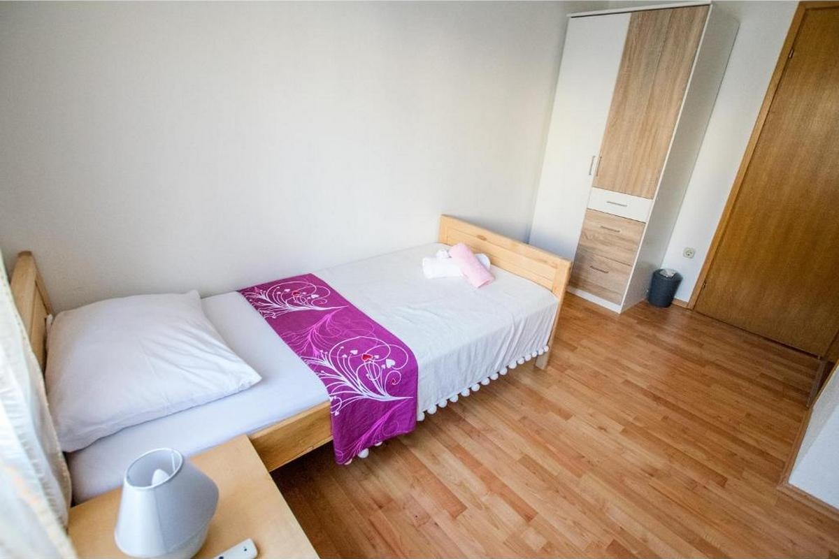 Two bedroom apartment with balcony and sea view Seline, Paklenica  A-b