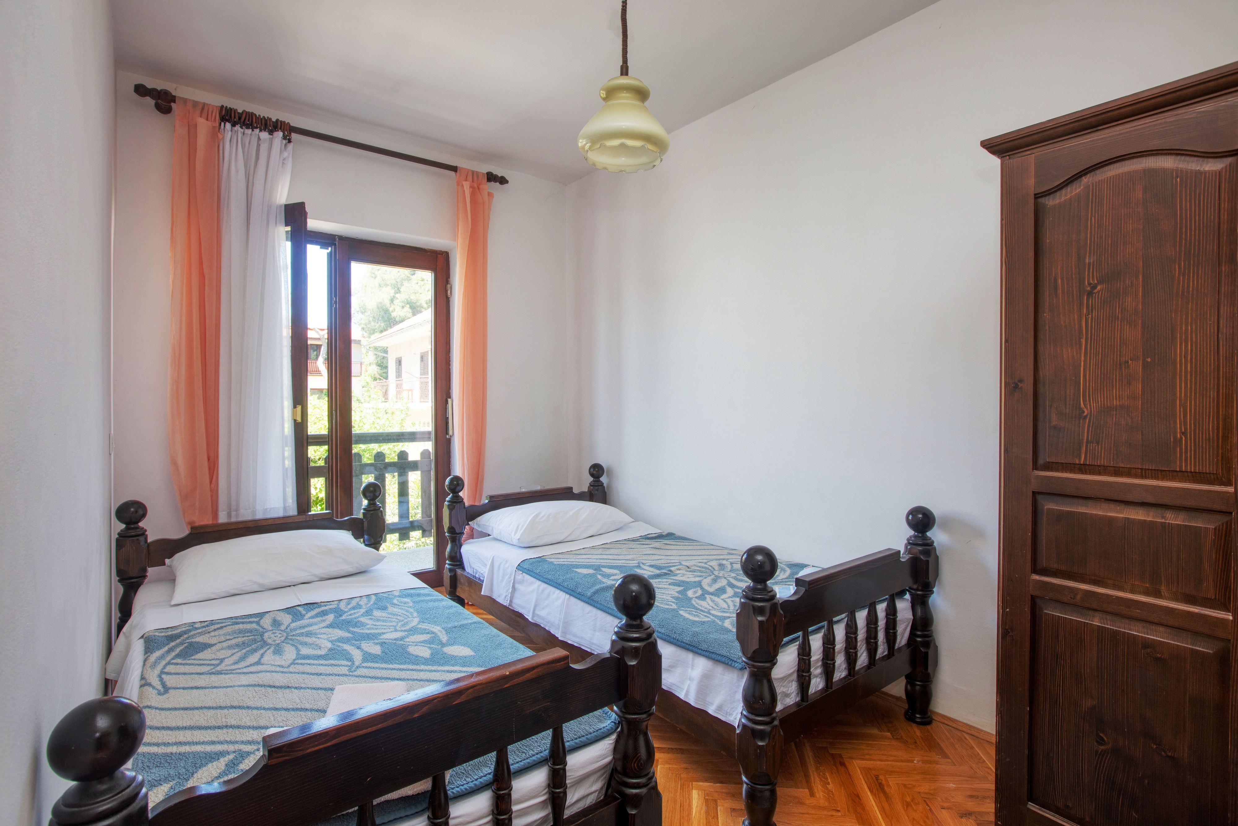 Two bedroom apartment with terrace Vodice  A-b