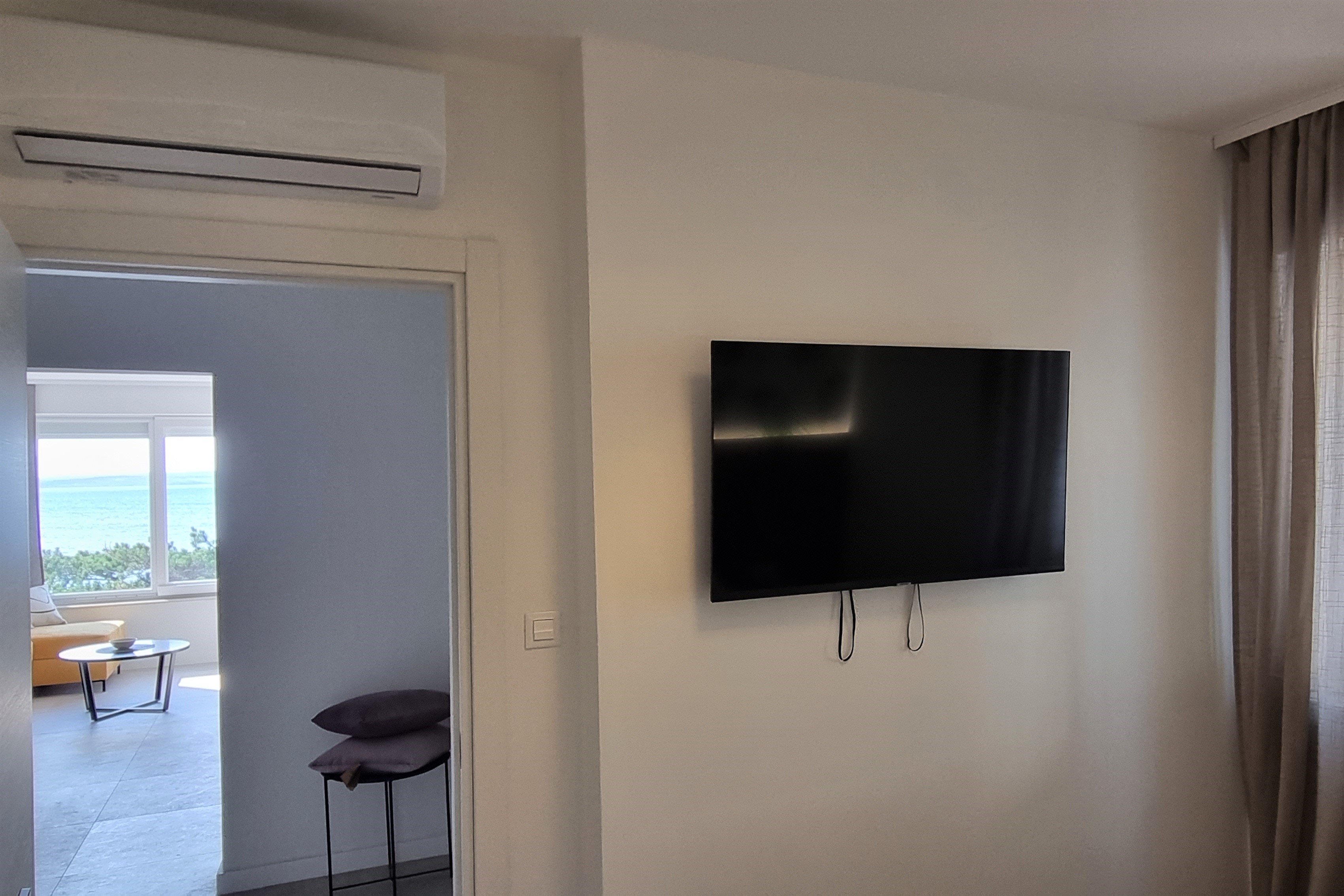 One bedroom apartment with terrace and sea view Šilo, Krk  A-a