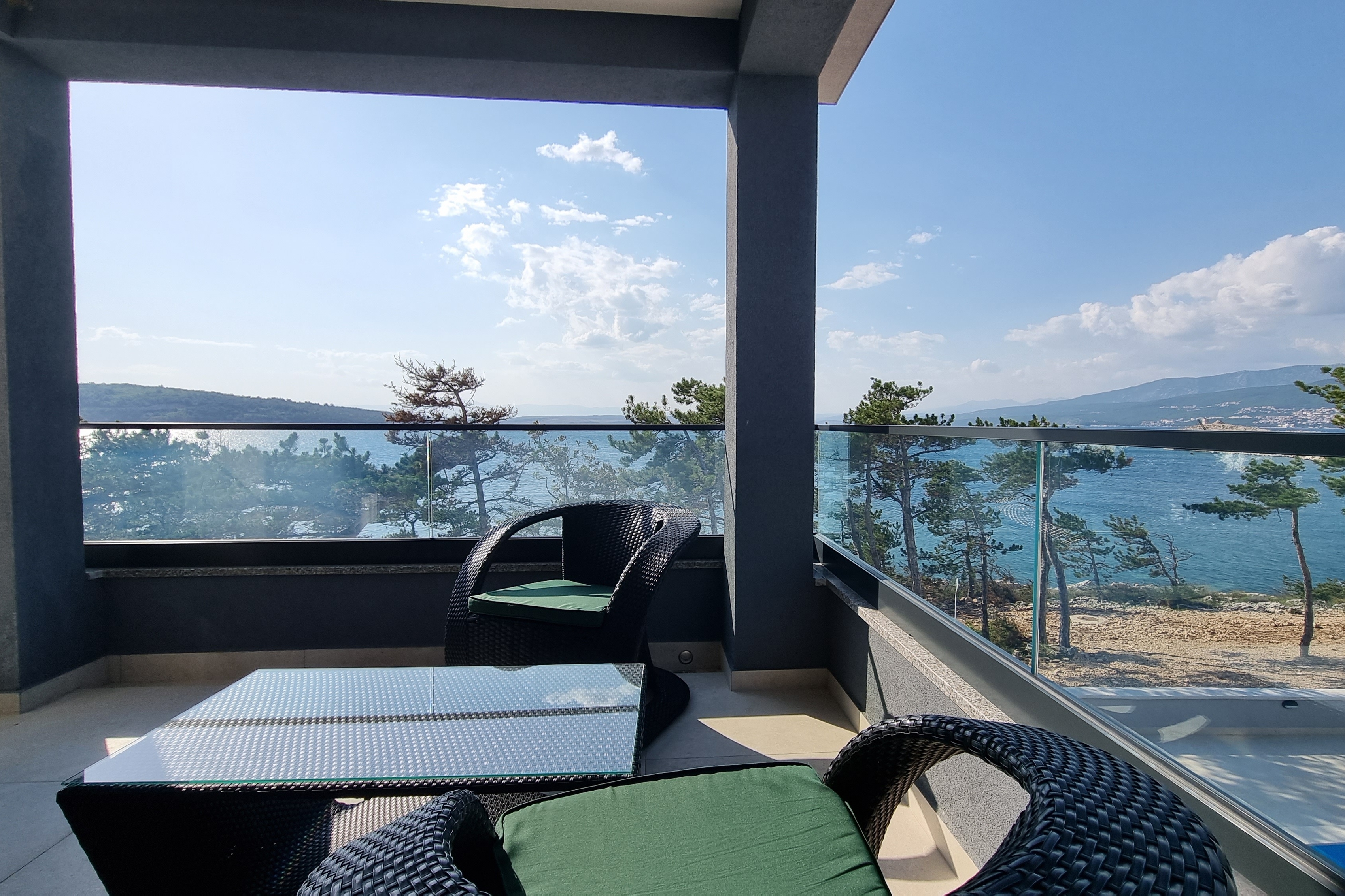 One bedroom apartment with terrace and sea view Šilo, Krk  A-a