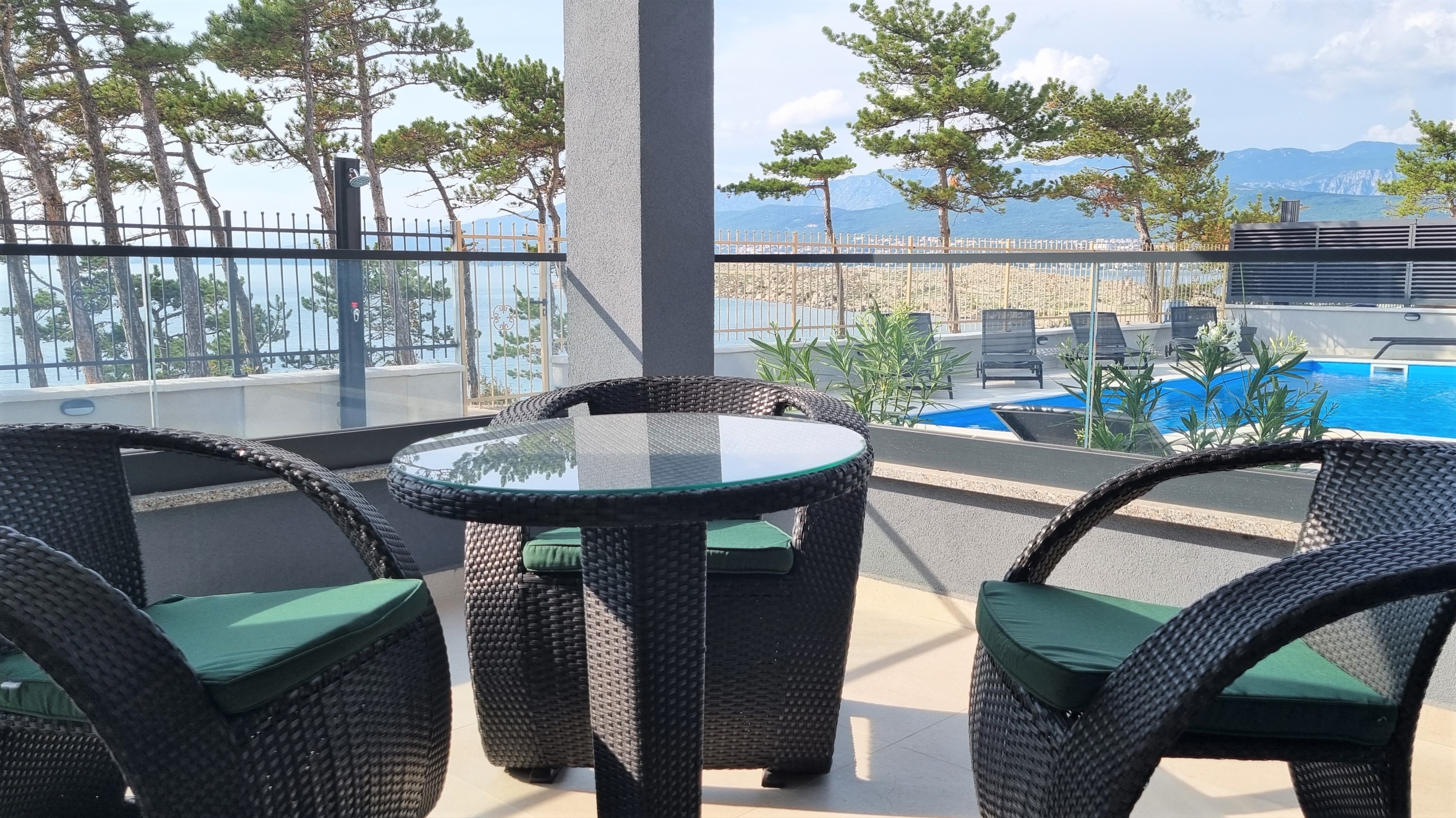 One bedroom apartment with terrace and sea view Šilo, Krk (A-21242-e) One bedroom apartment with terrace and sea view Šilo, Krk (A-21242-e)