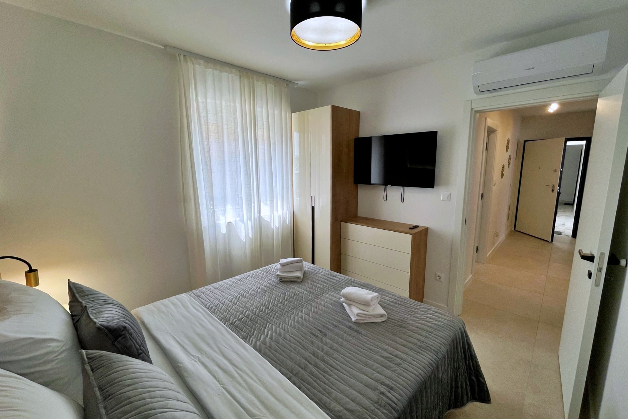 Two bedroom apartment with terrace and sea view Šilo, Krk  A-f