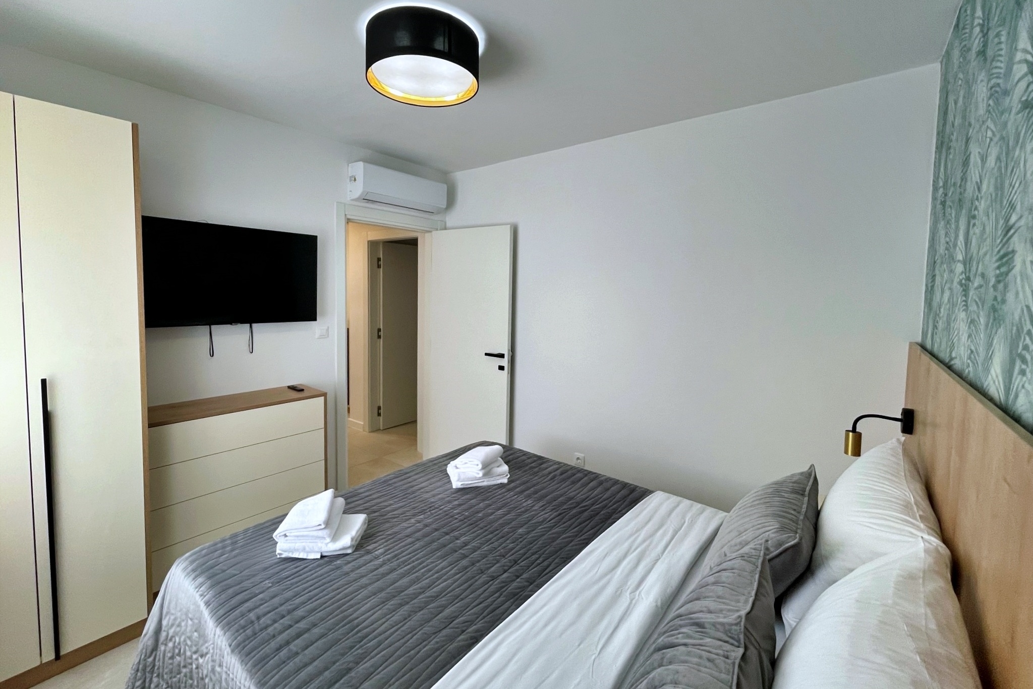 Two bedroom apartment with terrace and sea view Šilo, Krk  A-f