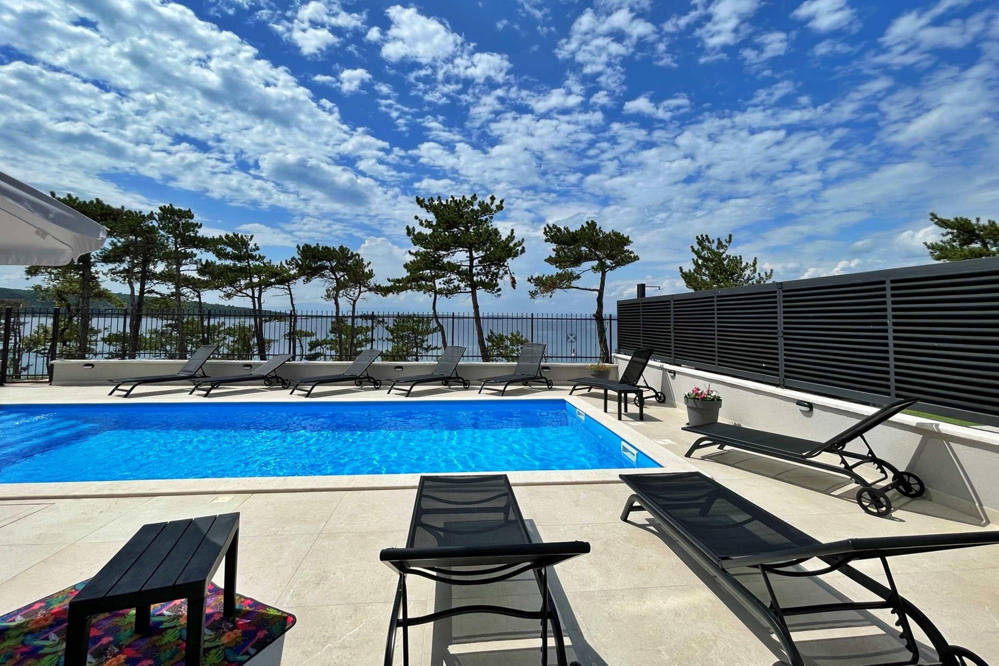 One bedroom apartment with terrace and sea view Šilo, Krk  A-g