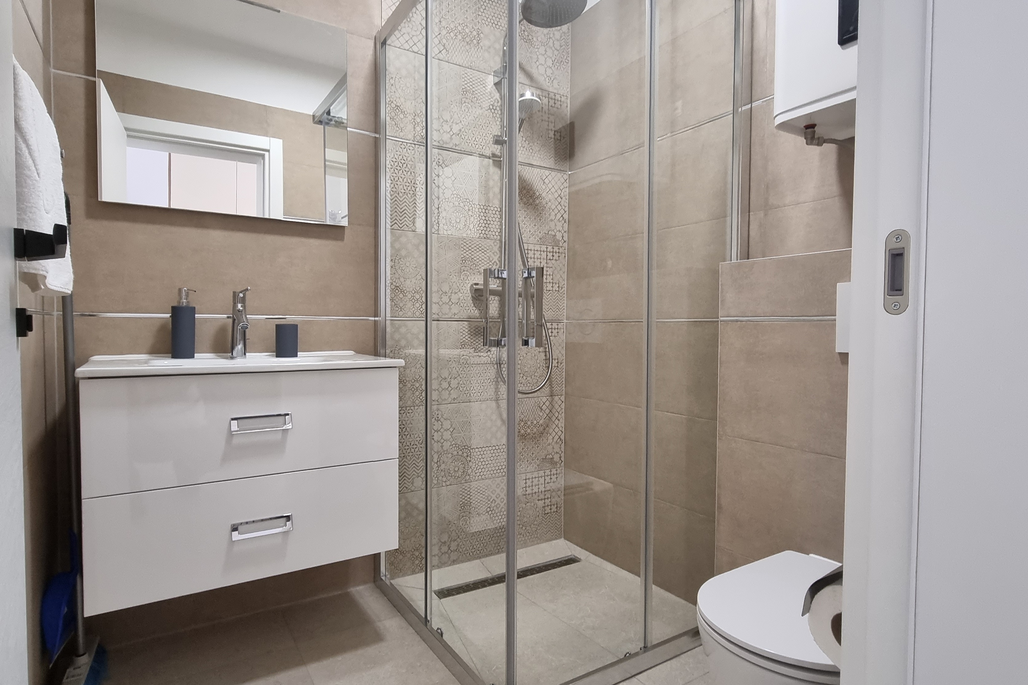 One bedroom apartment with terrace and sea view Šilo, Krk  A-h