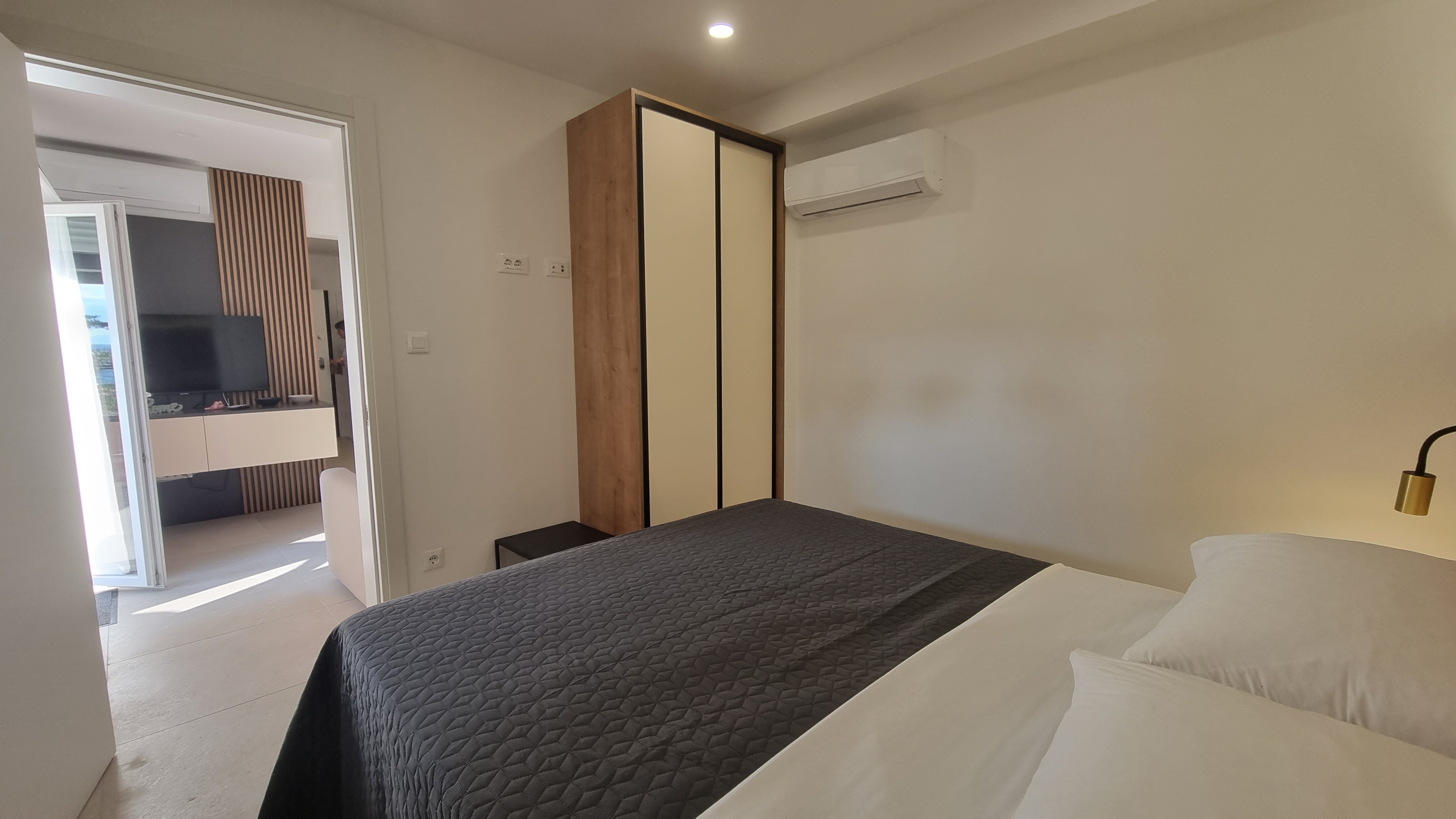 One bedroom apartment with terrace and sea view Šilo, Krk  A-h