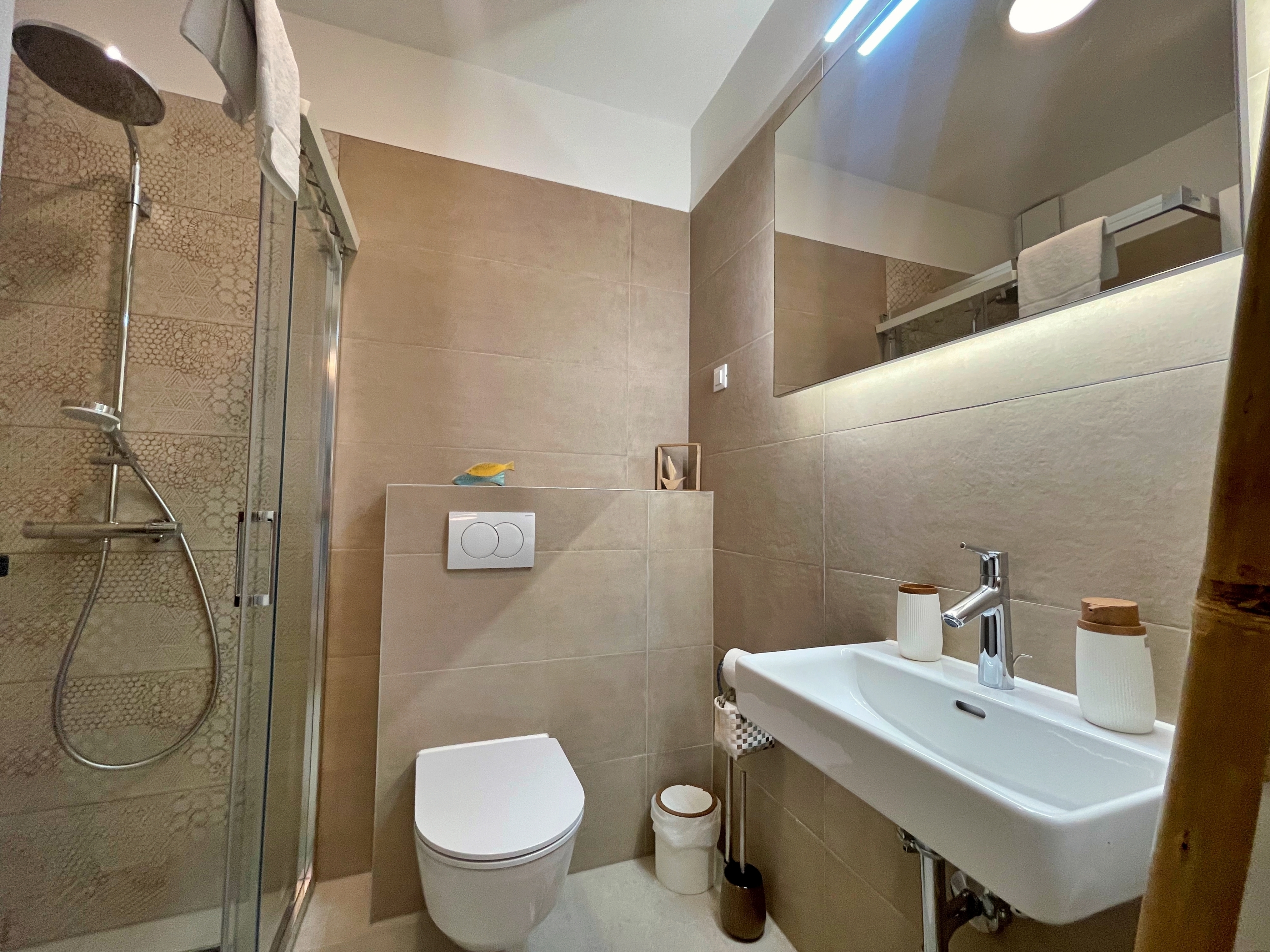 Two bedroom apartment with terrace and sea view Šilo, Krk  A-i
