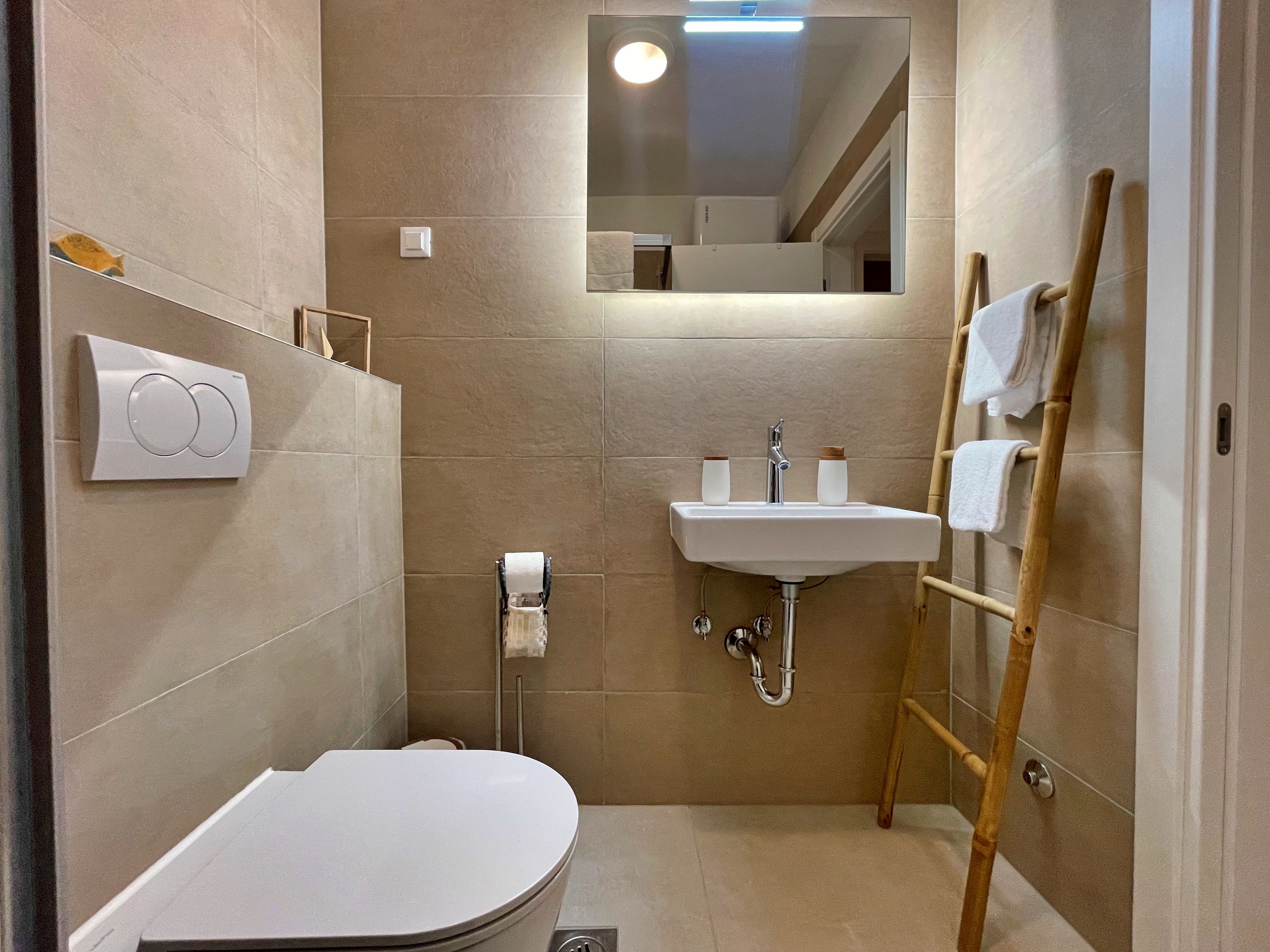 Two bedroom apartment with terrace and sea view Šilo, Krk  A-i