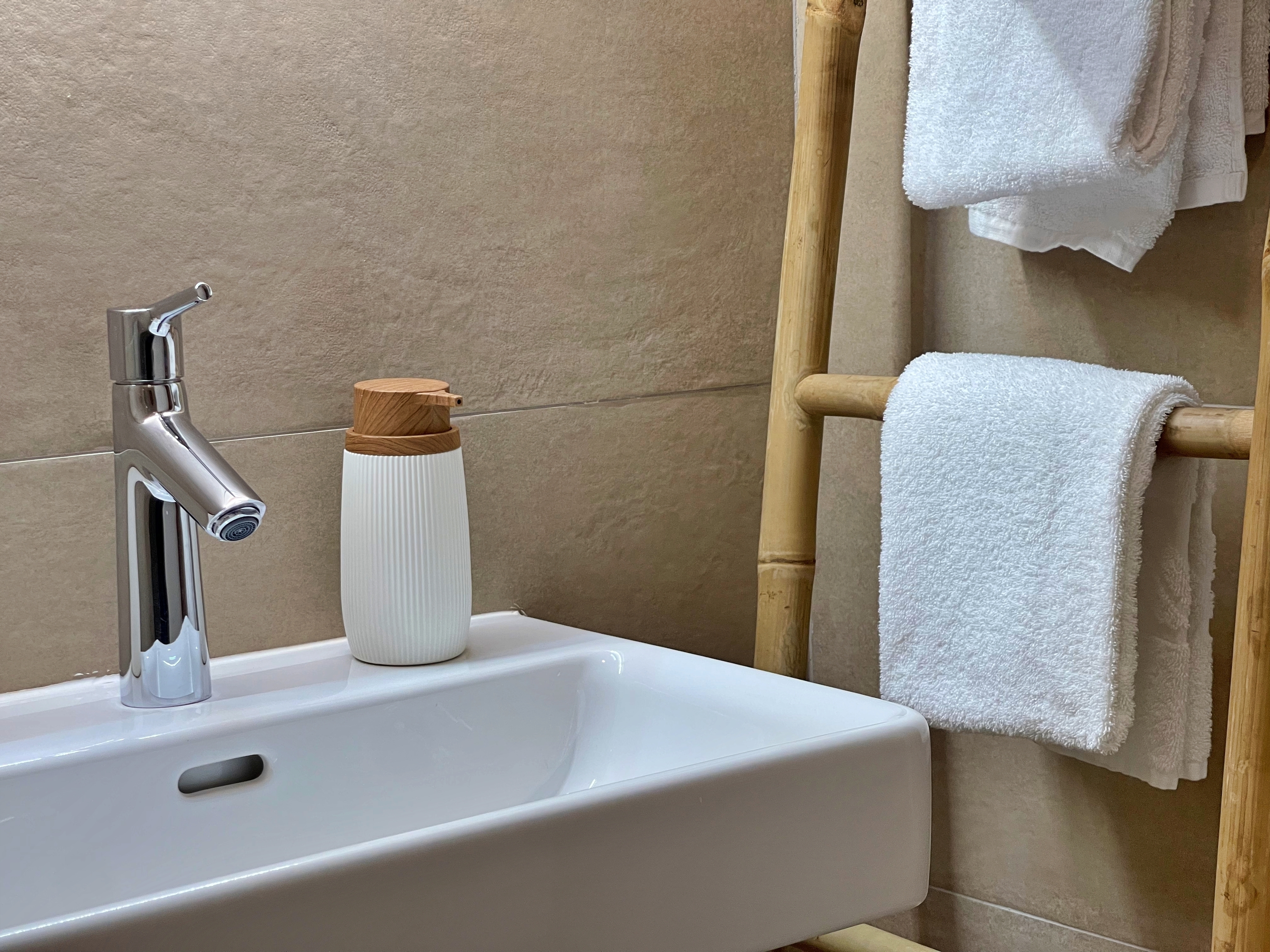 Two bedroom apartment with terrace and sea view Šilo, Krk  A-i