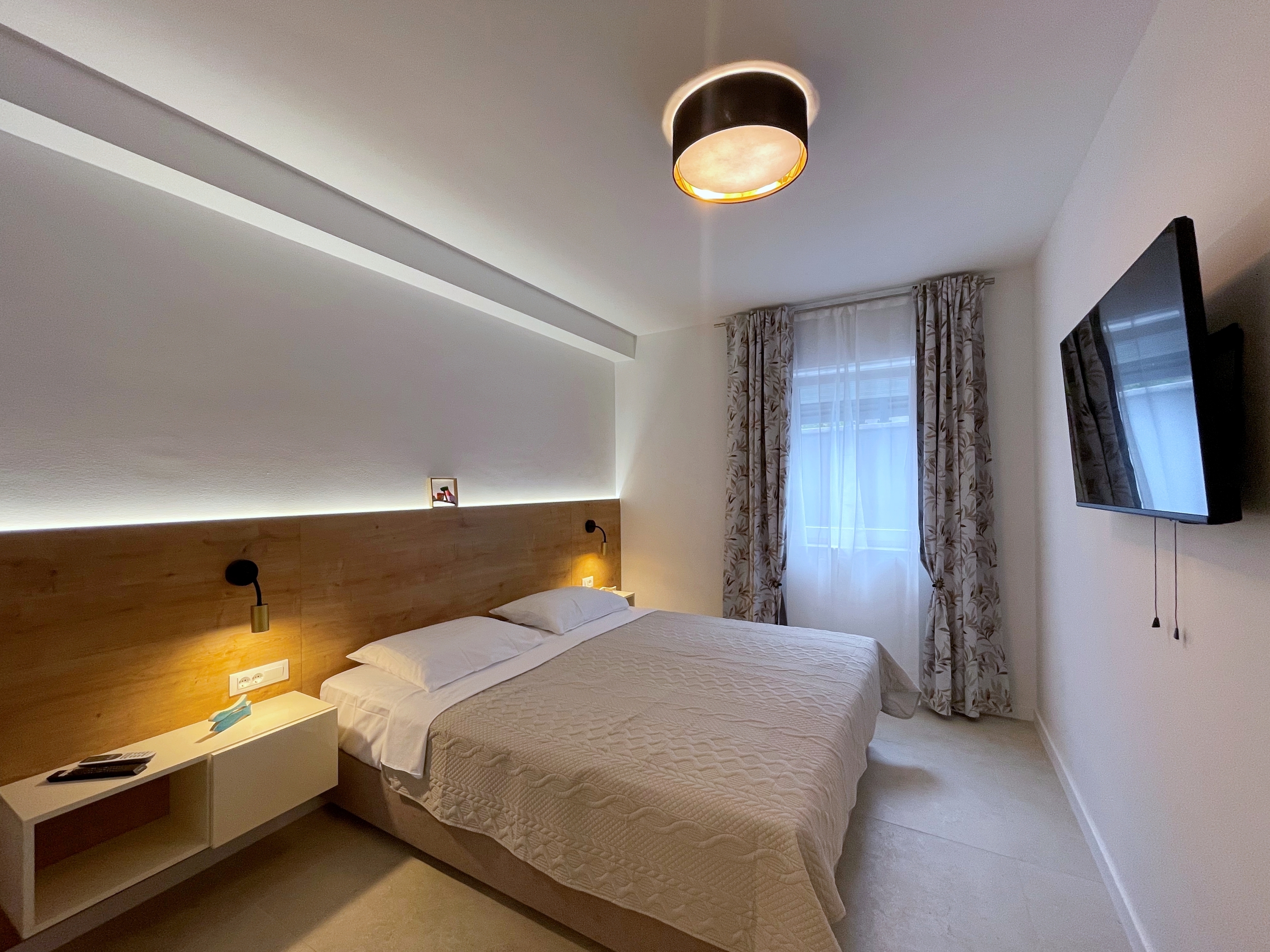 Two bedroom apartment with terrace and sea view Šilo, Krk  A-i