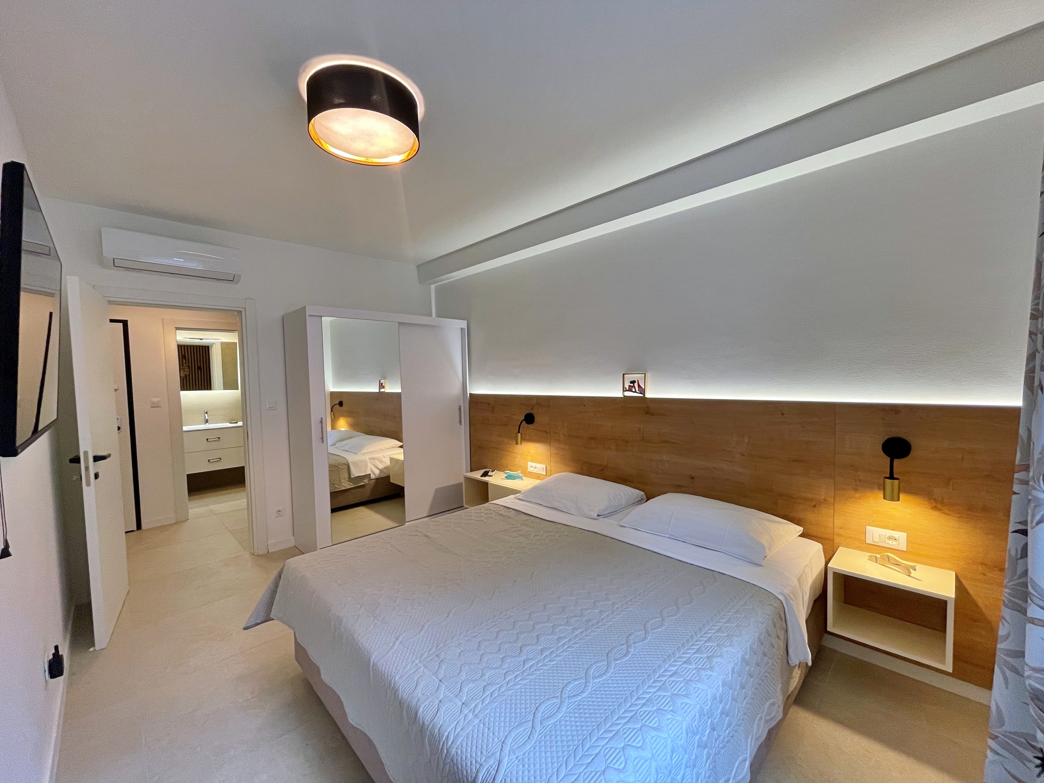 Two bedroom apartment with terrace and sea view Šilo, Krk  A-i