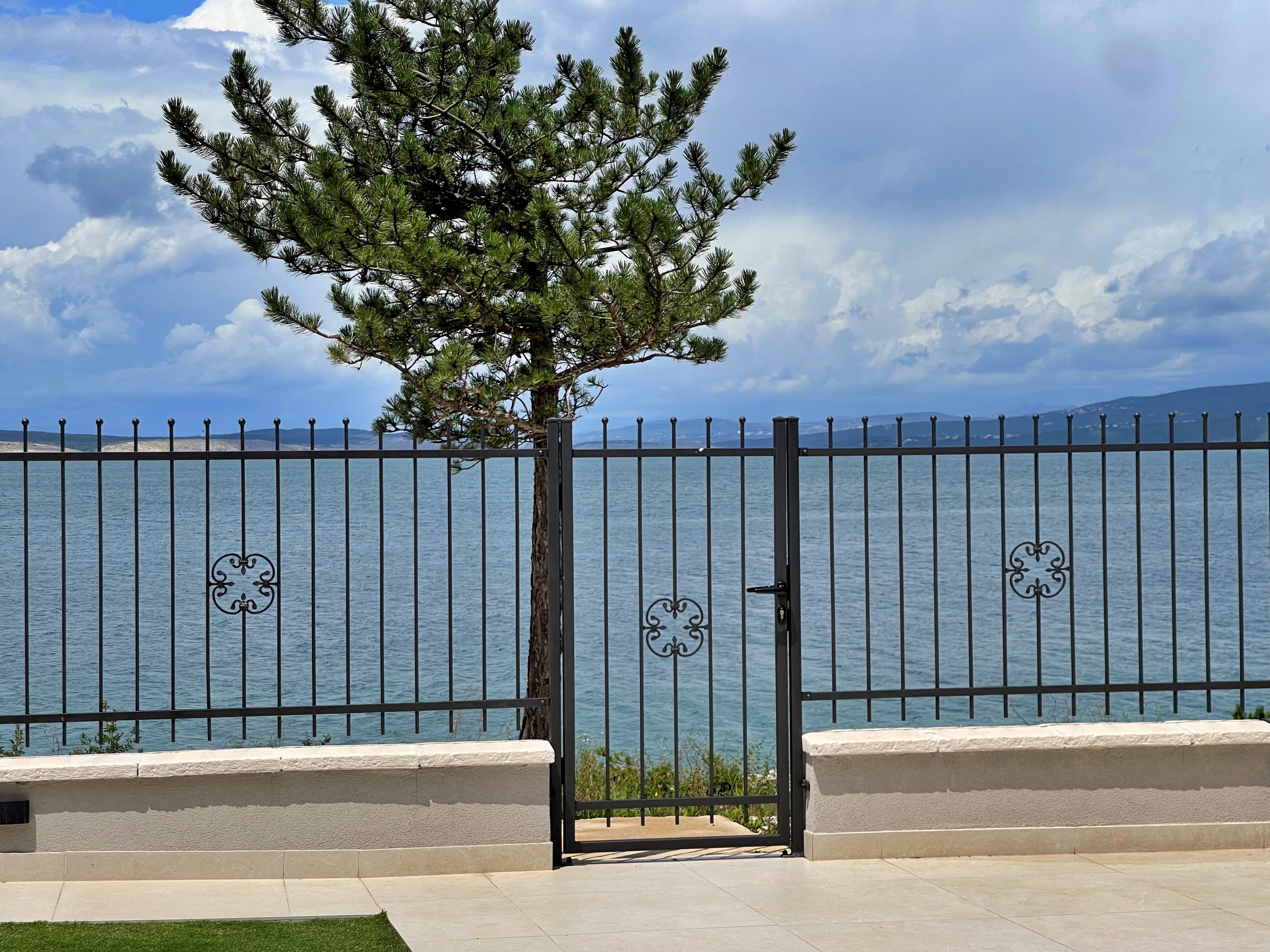 Two bedroom apartment with terrace and sea view Šilo, Krk  A-i